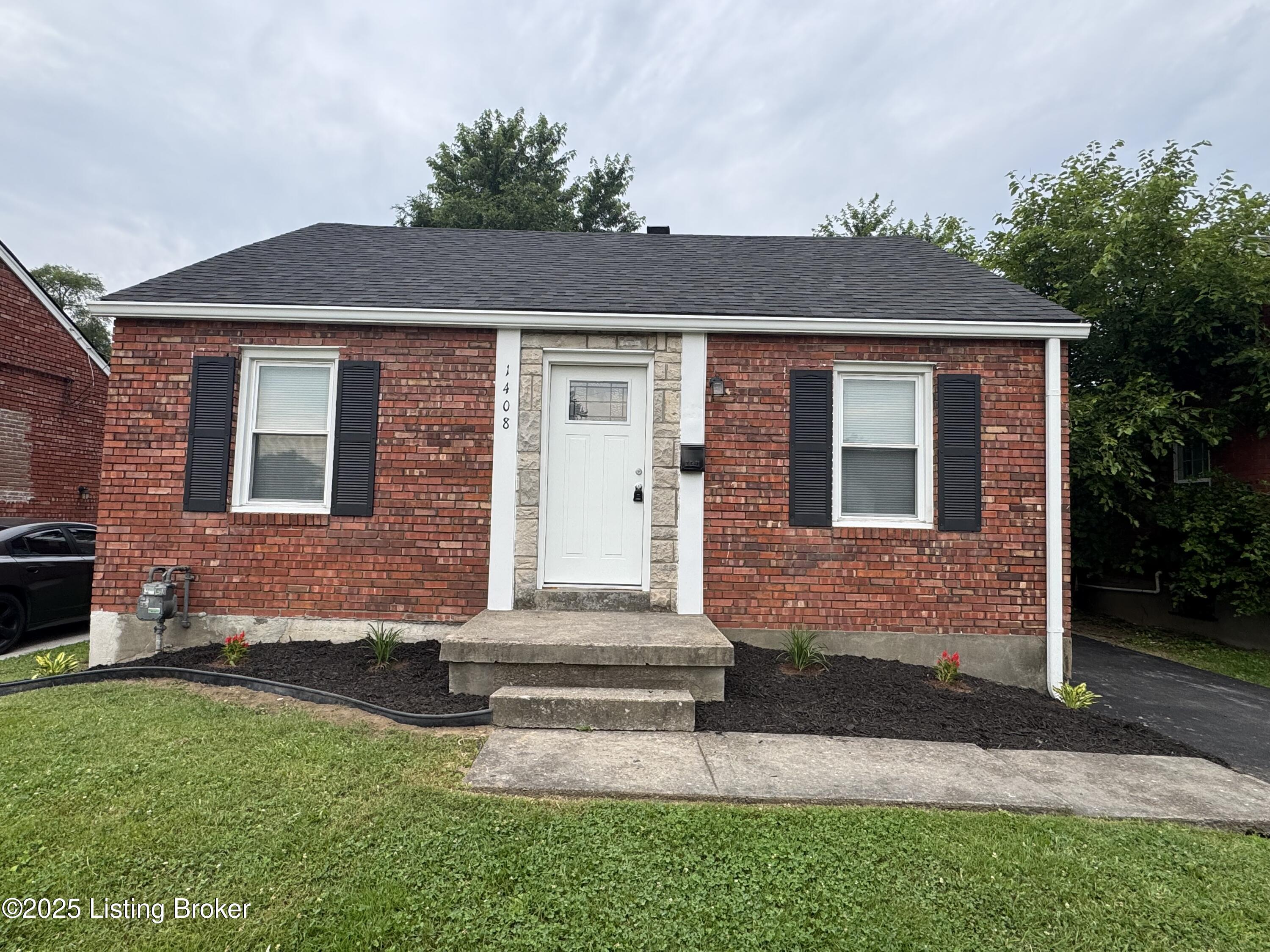 1408 Wurtele Ave Property Photo 1