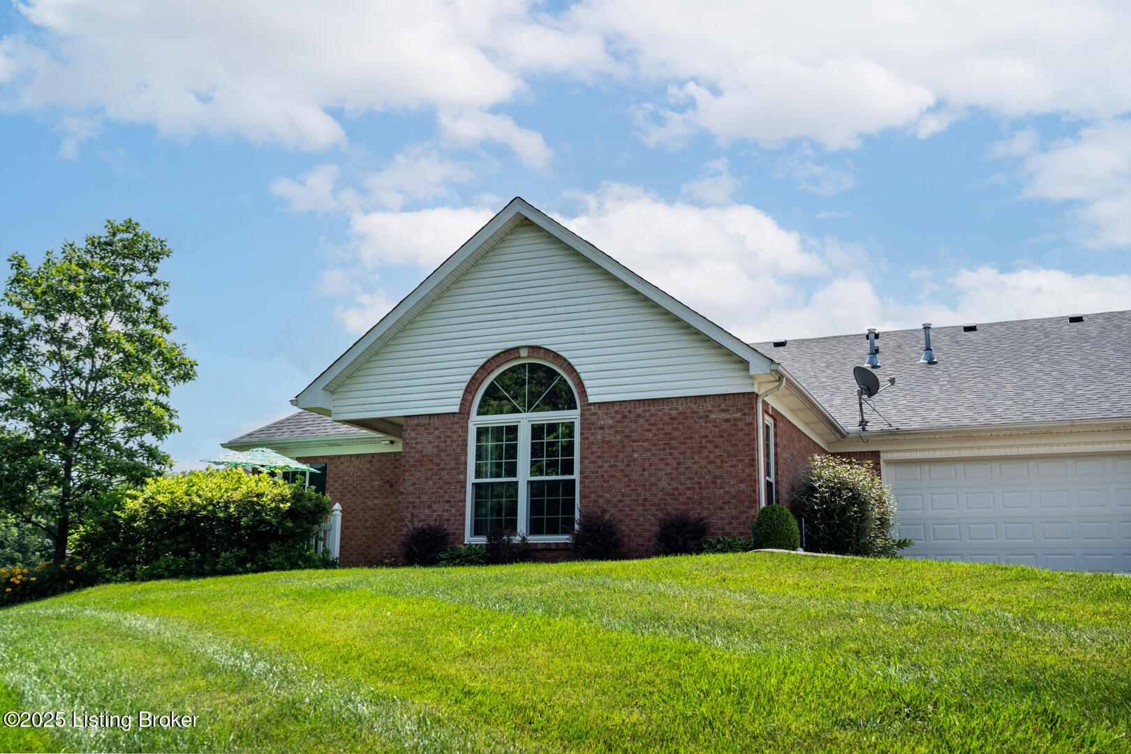 1003 Persimmon Pl Property Photo 1