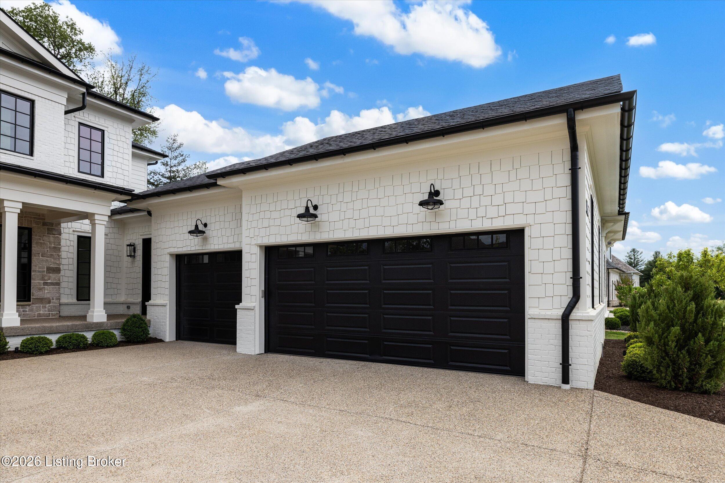 6515 Rosecliff Ct Property Photo 3