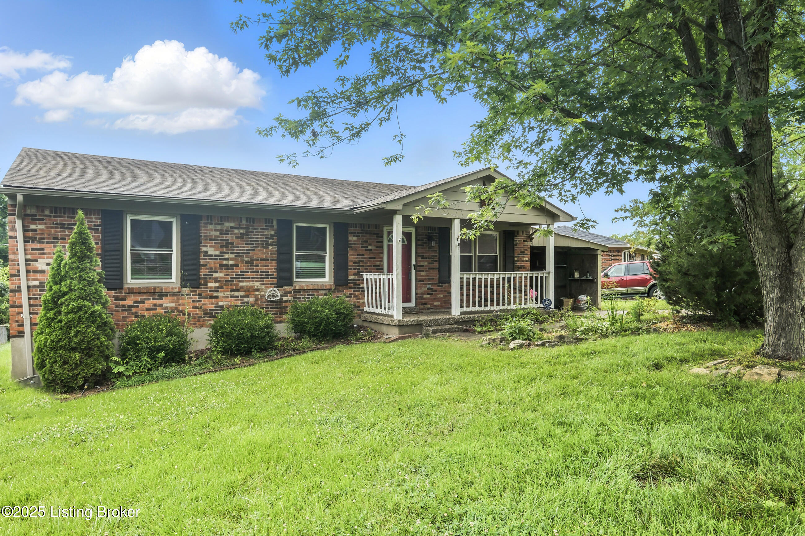 1306 Heatherbourne Dr Property Photo 1