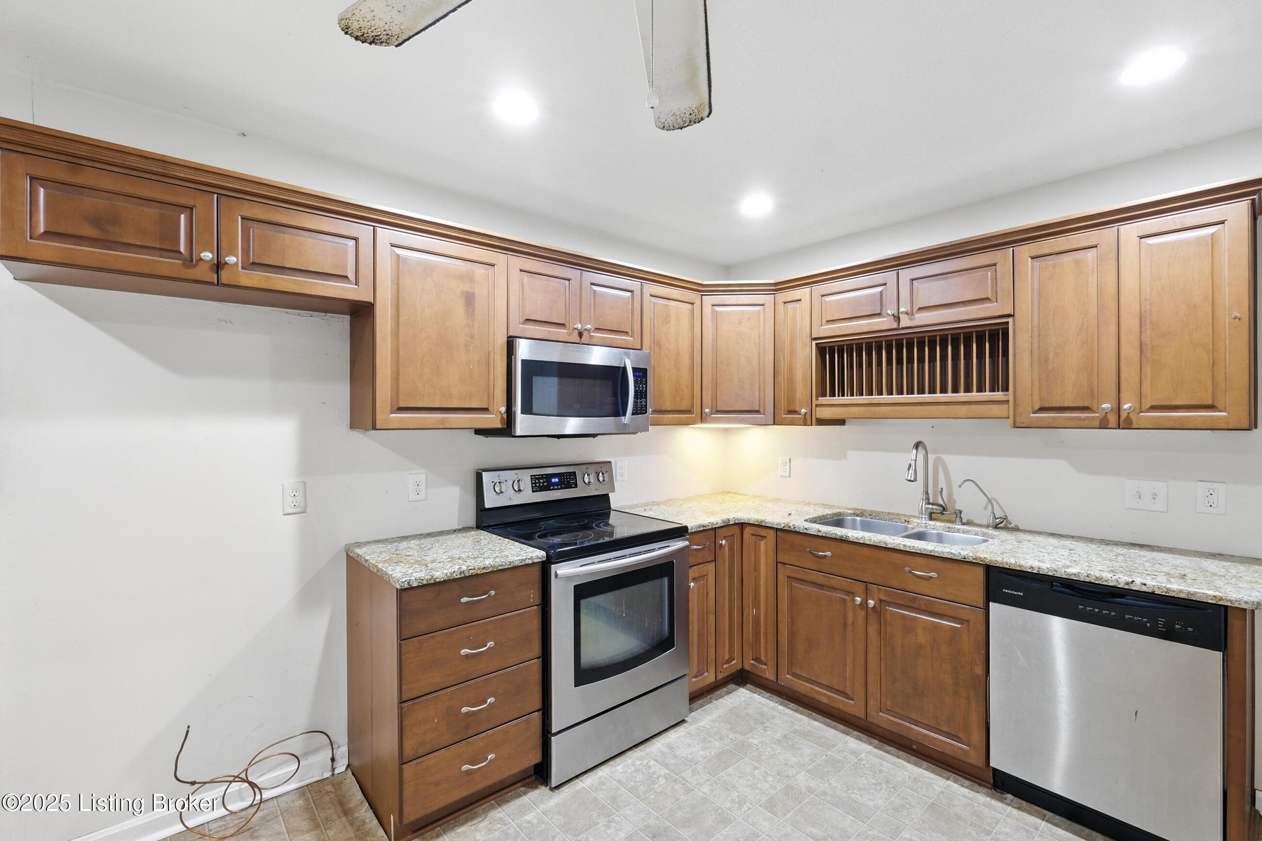 1306 Heatherbourne Dr Property Photo 9