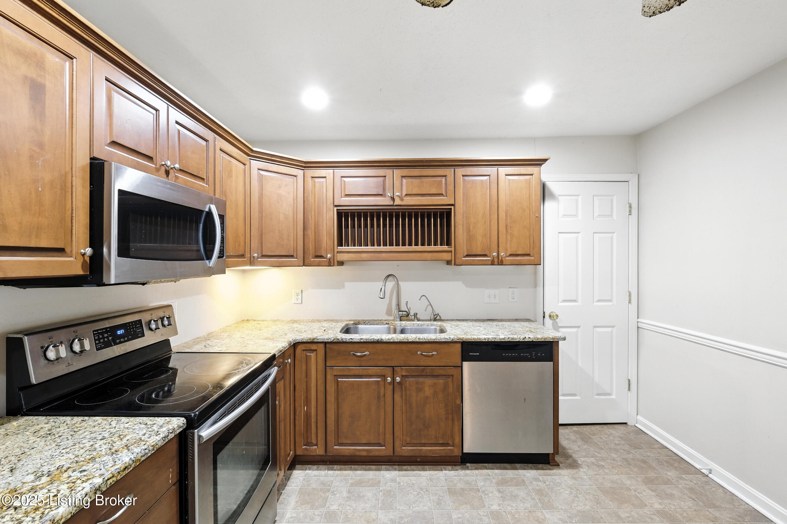 1306 Heatherbourne Dr Property Photo 10