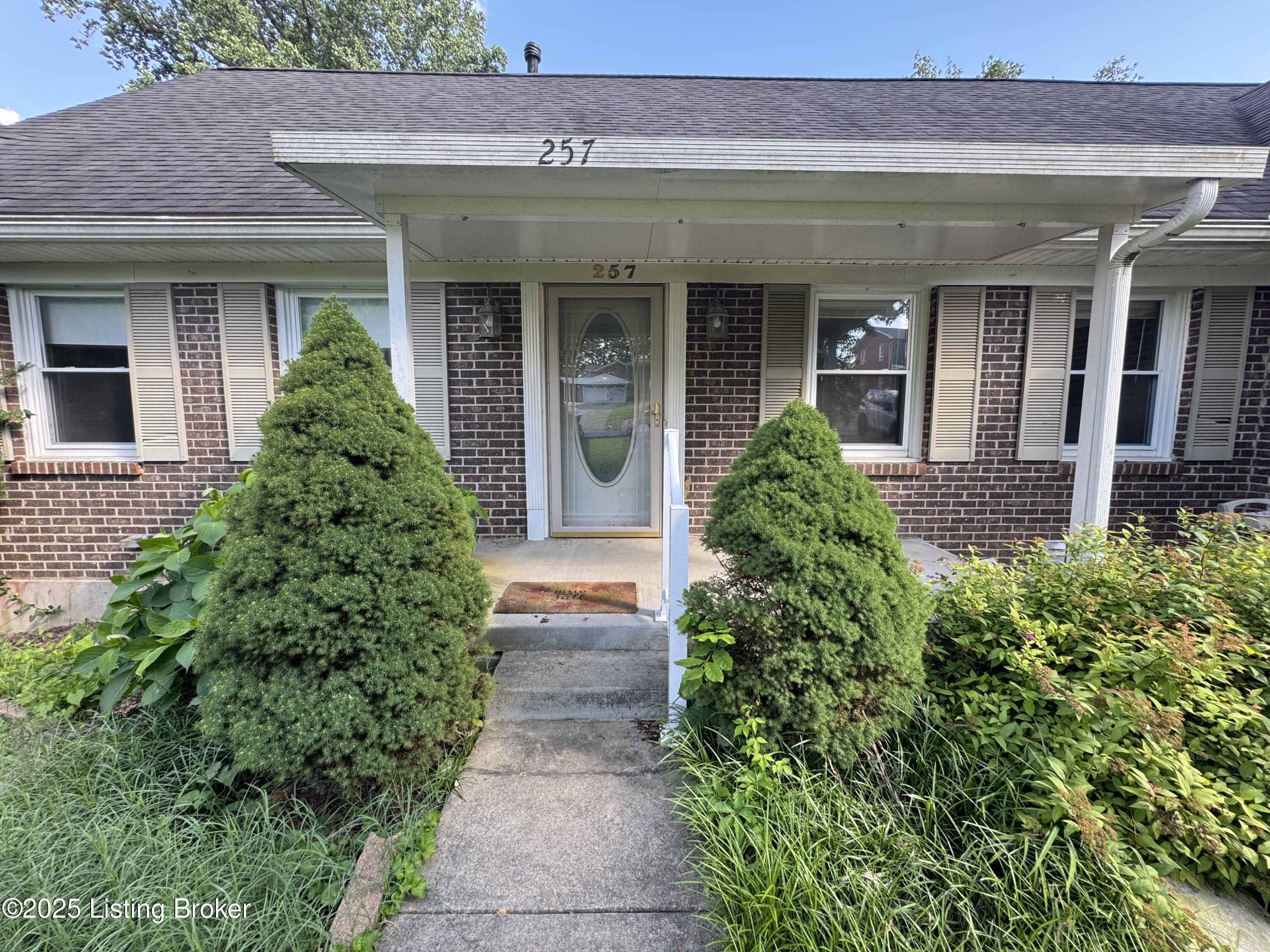 257 Topfield Rd Property Photo 1