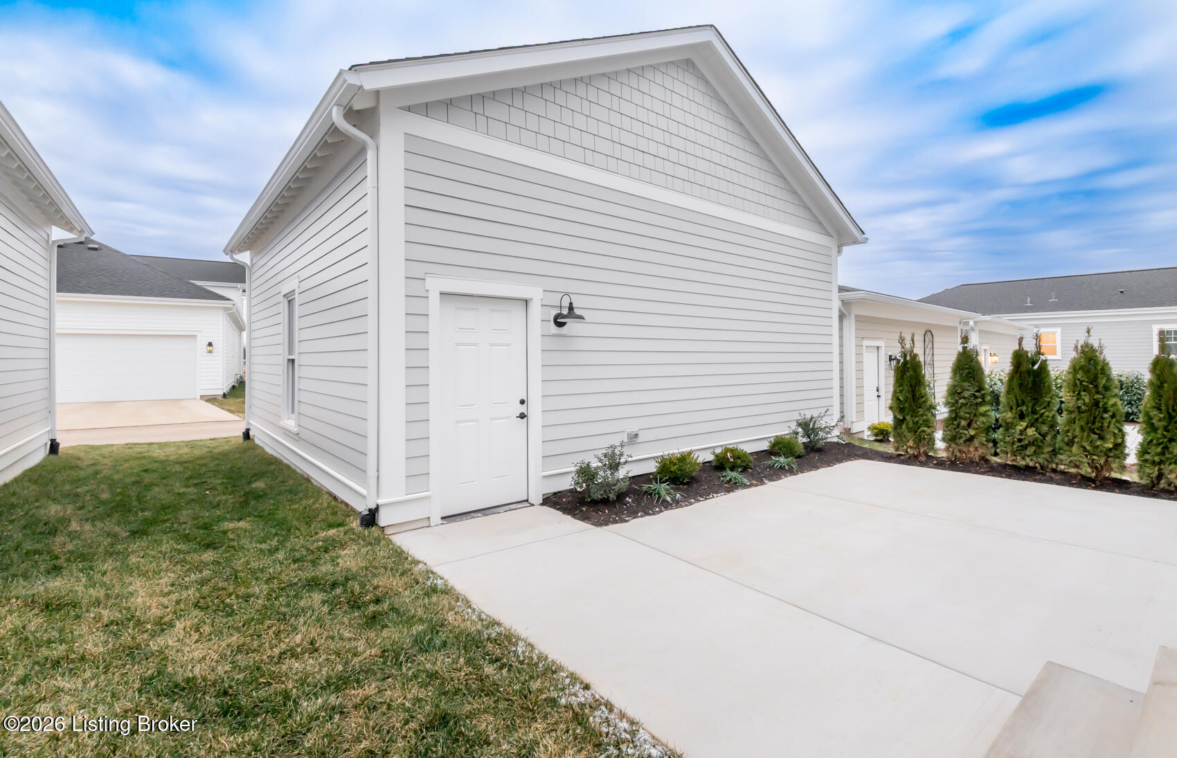 6106 Passionflower Dr Property Photo 5