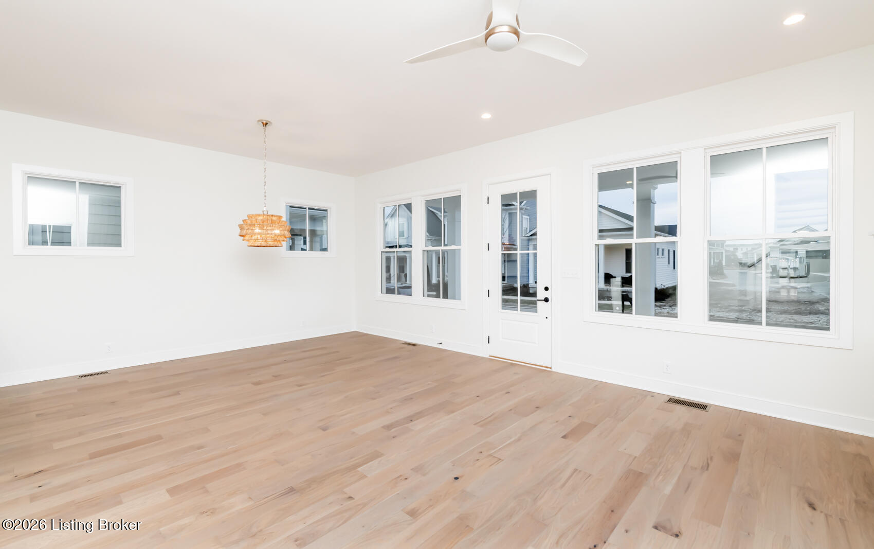 6106 Passionflower Dr Property Photo 8