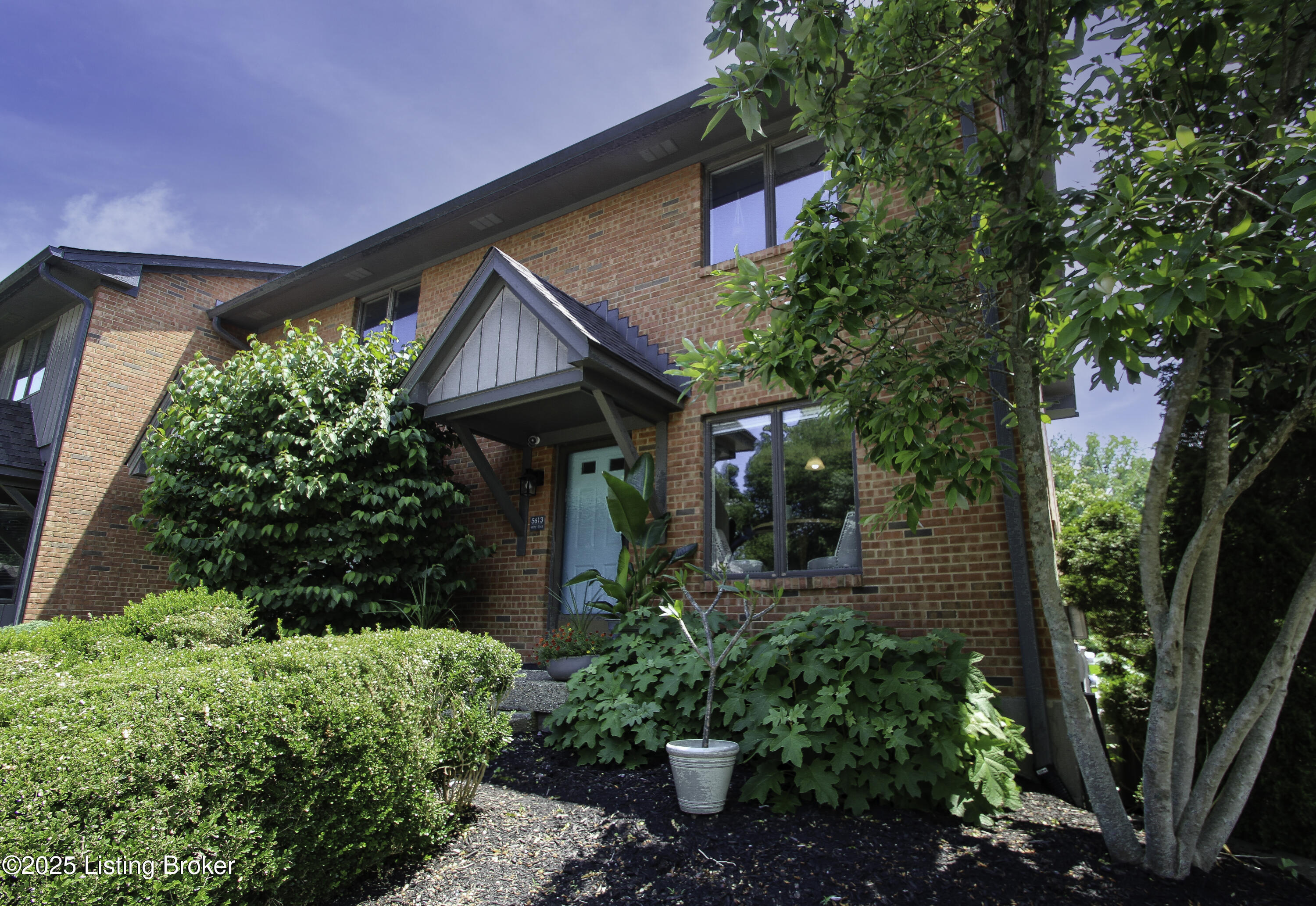 5613 Harrods Cove Property Photo 1