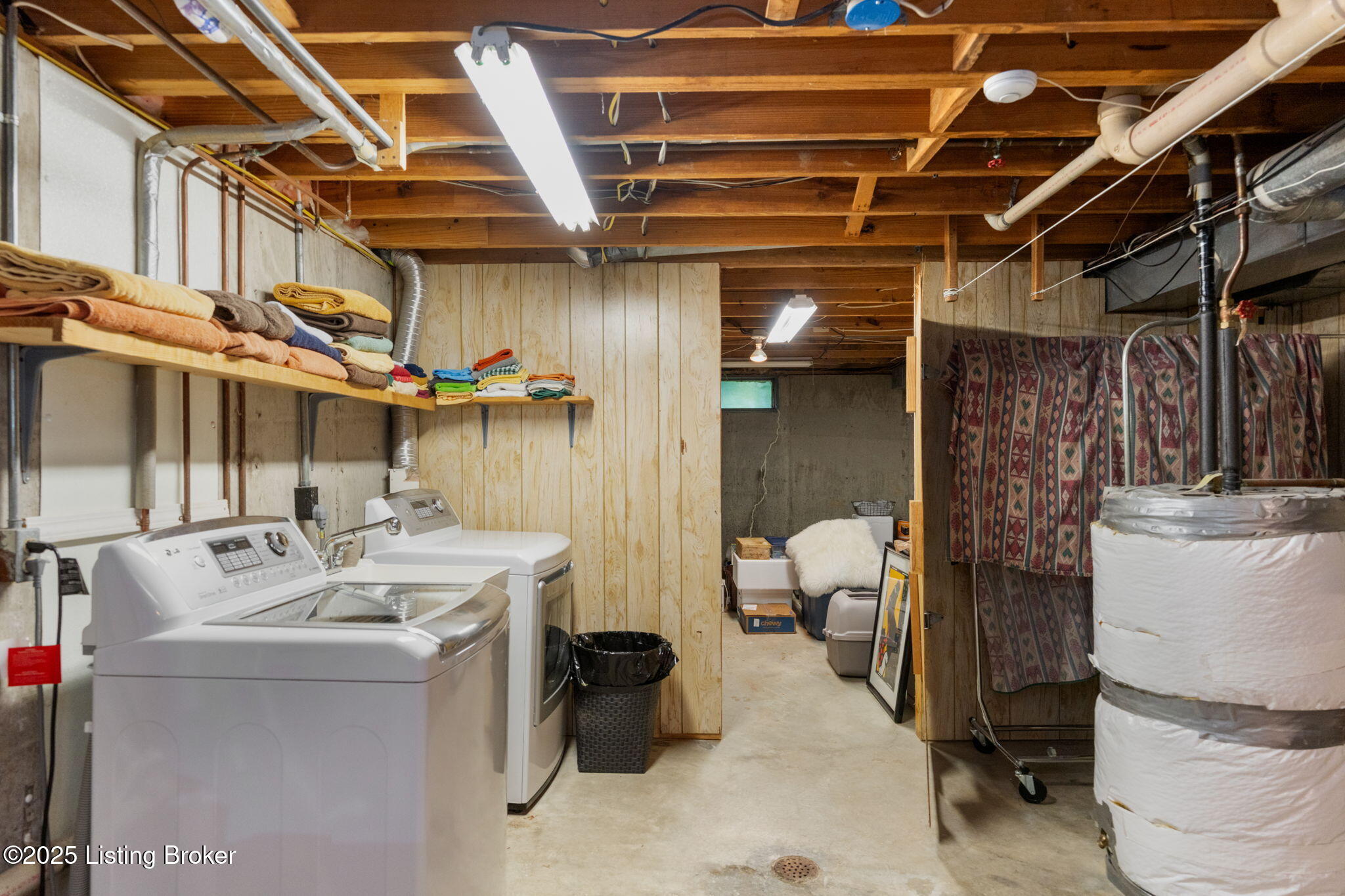 12100 Maplewood Rd Property Photo 40