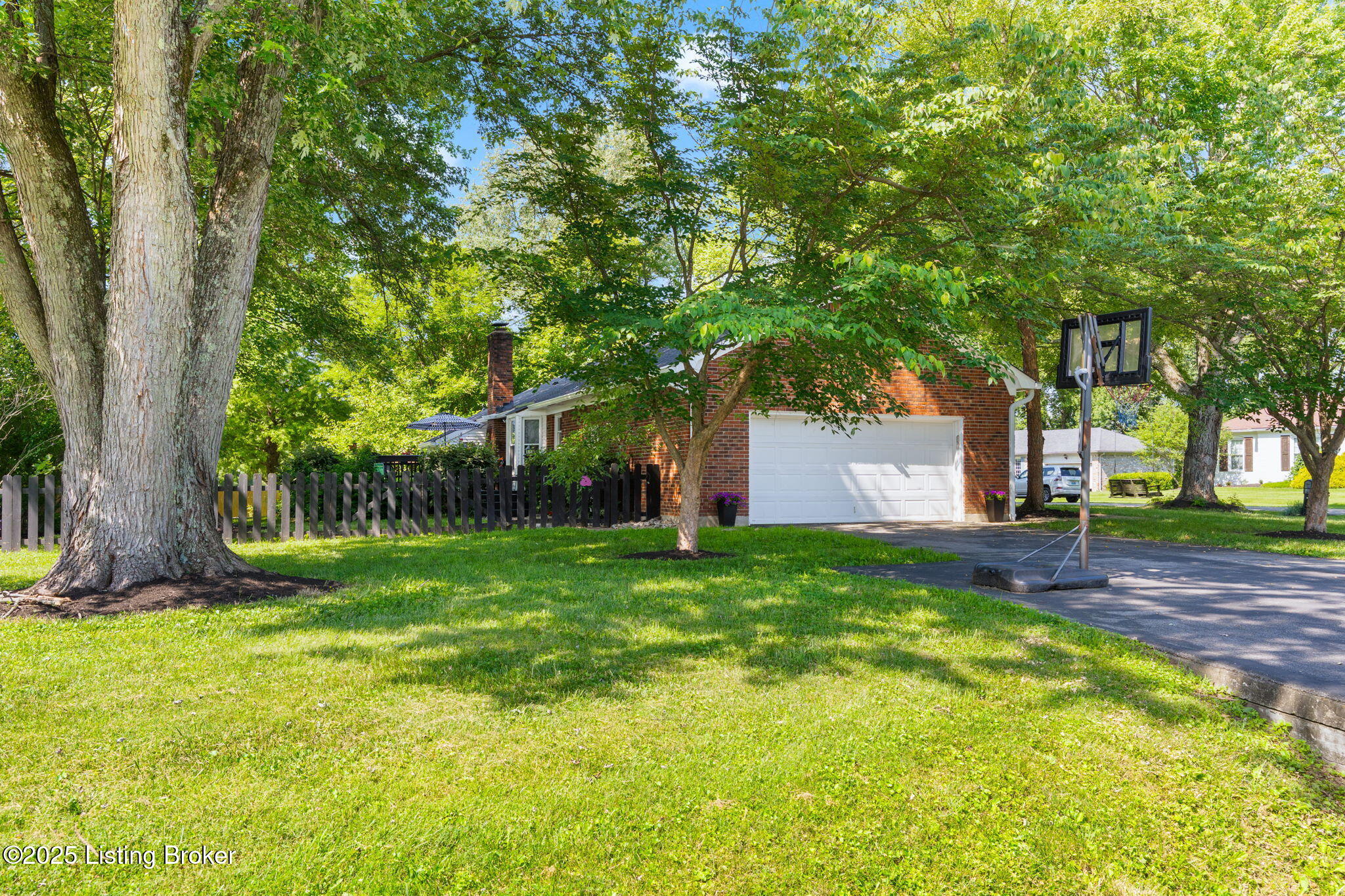 12100 Maplewood Rd Property Photo 43