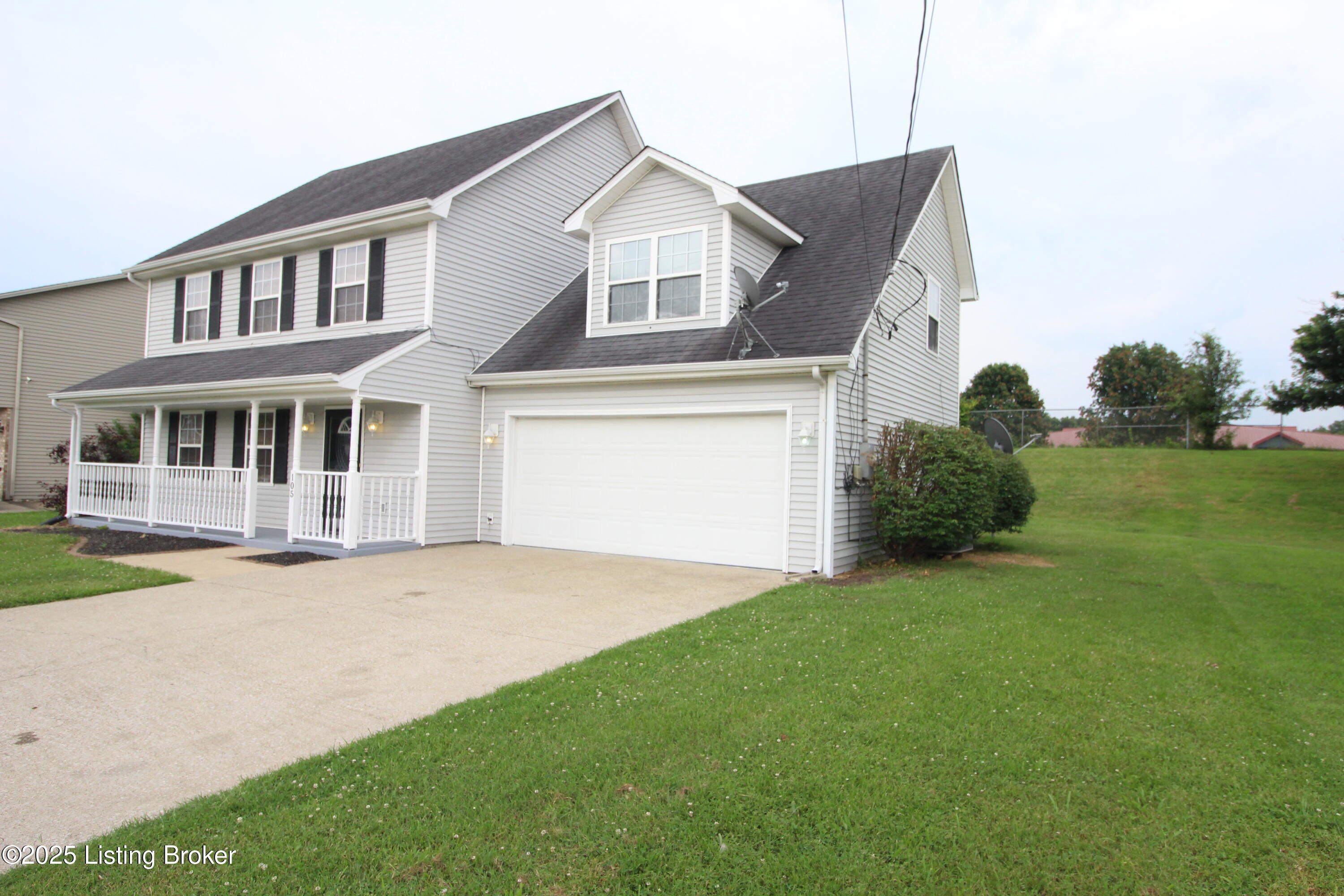 105 Wayne Way Way Property Photo 1