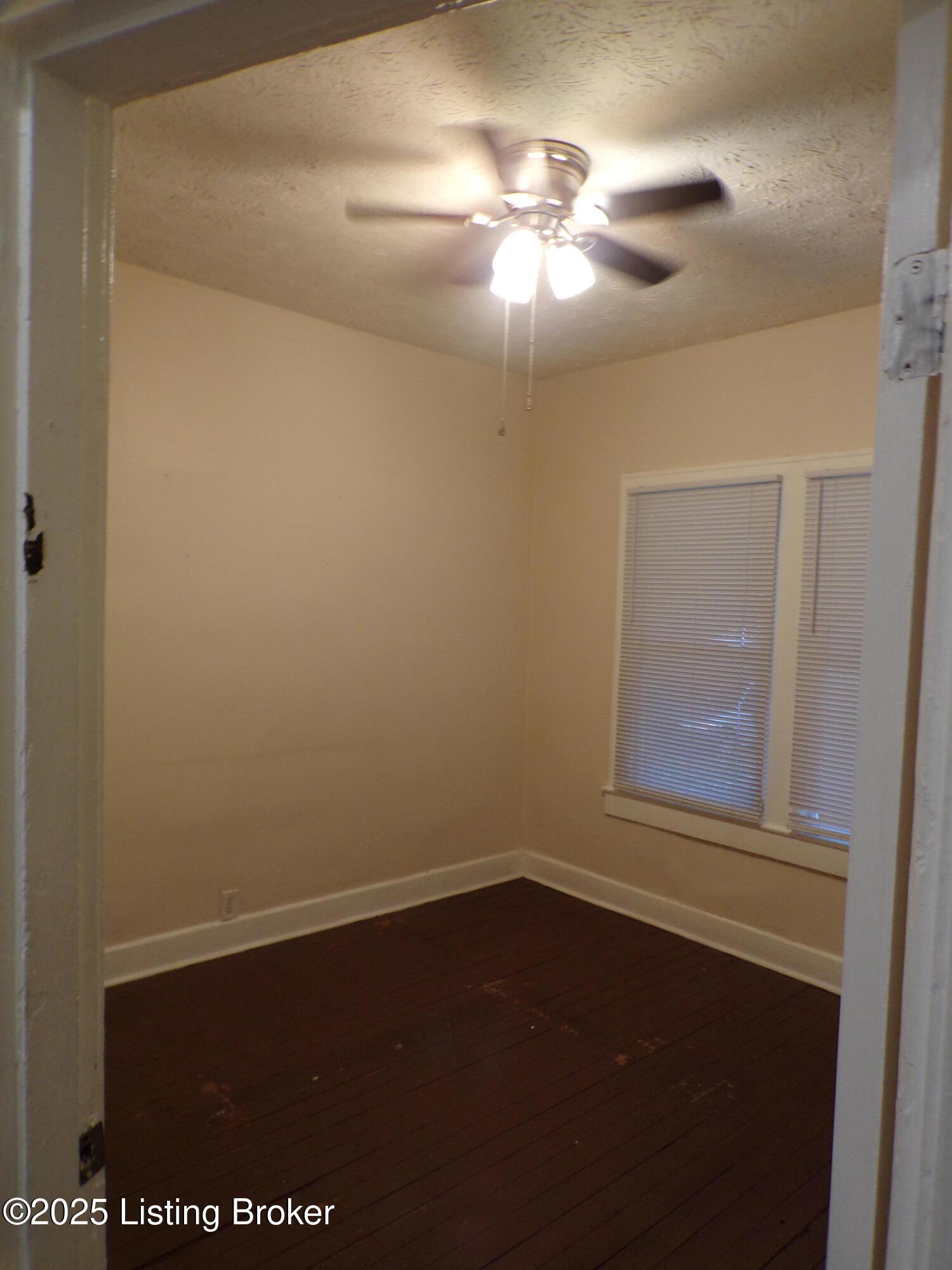2113 Dumesnil St Property Photo 6