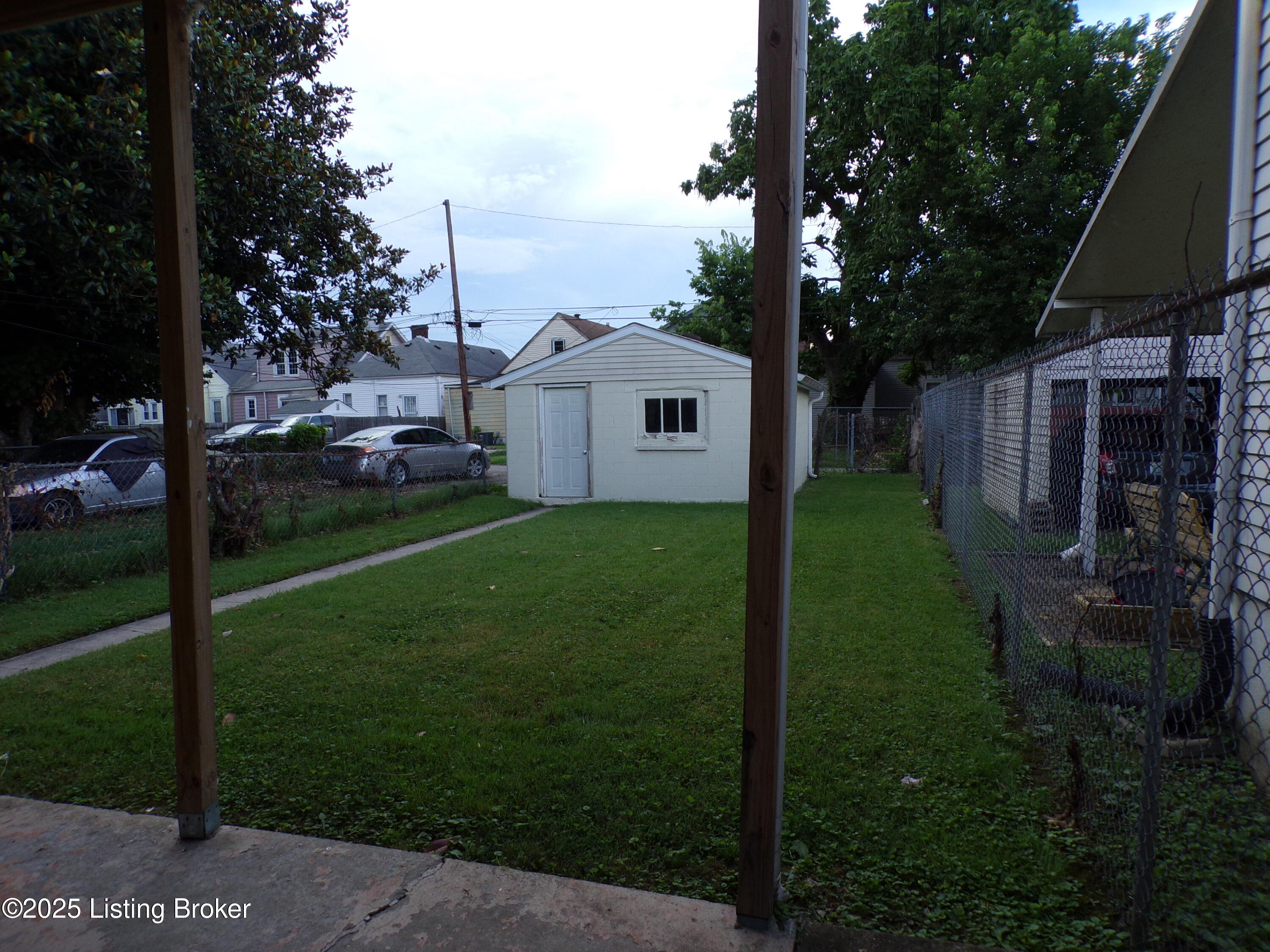 2113 Dumesnil St Property Photo 15