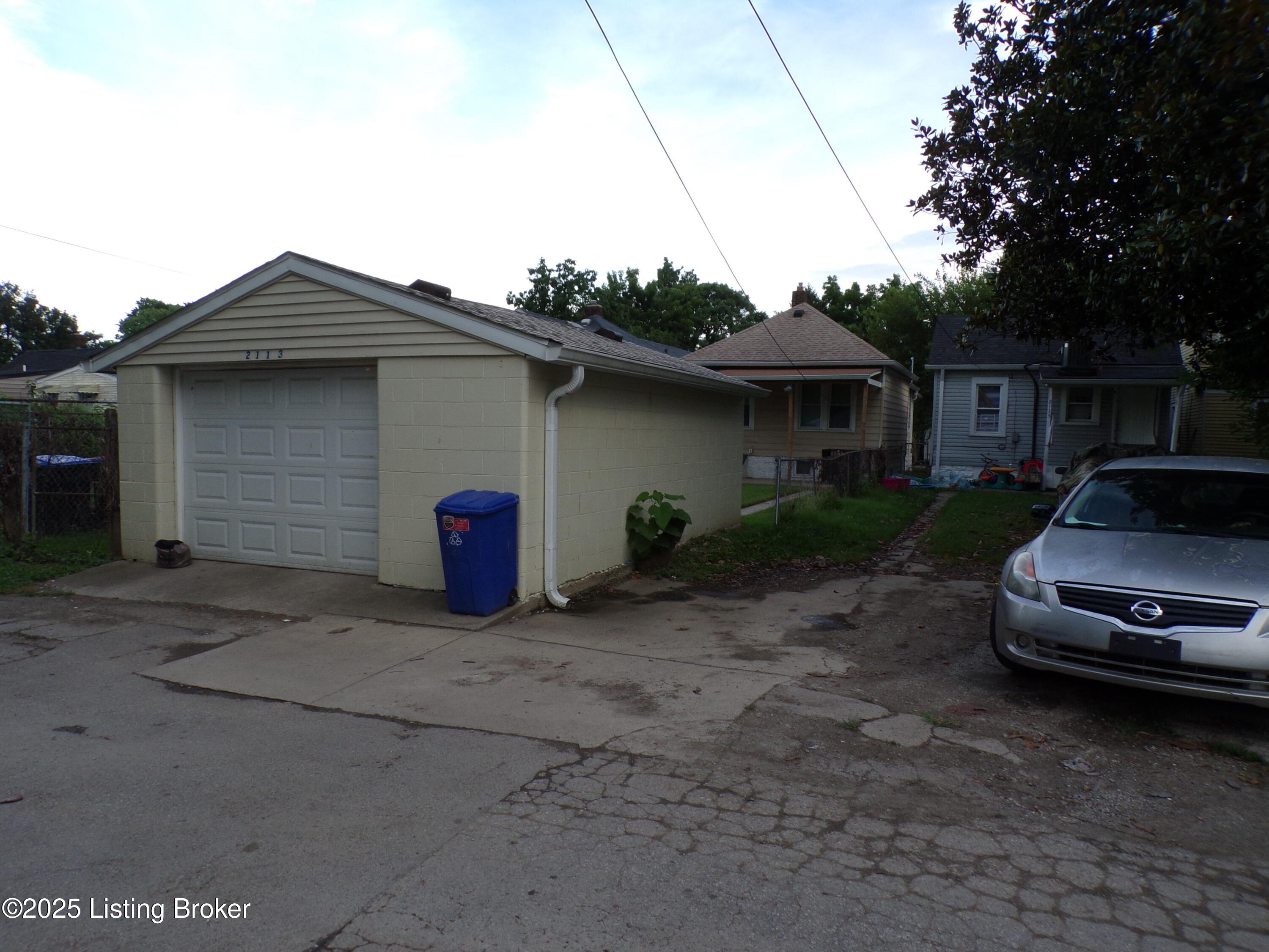2113 Dumesnil St Property Photo 17