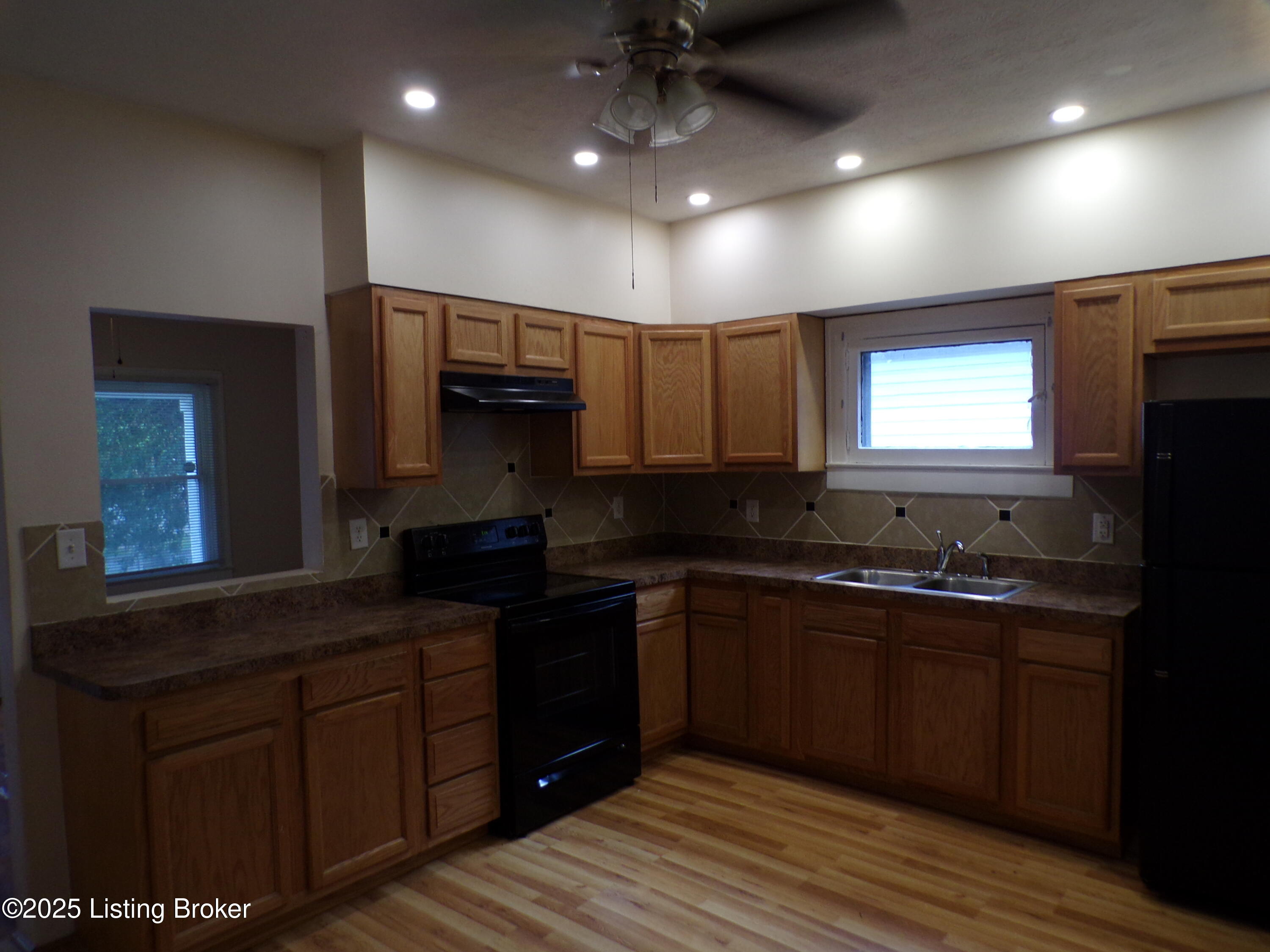 2113 Dumesnil St Property Photo 19