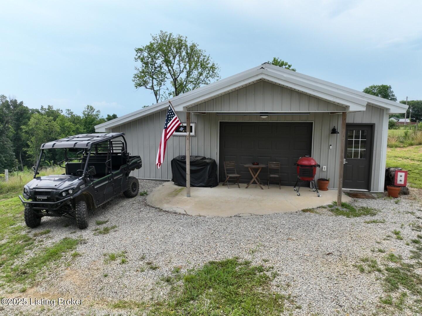 9068 Mackville Rd Property Photo 1