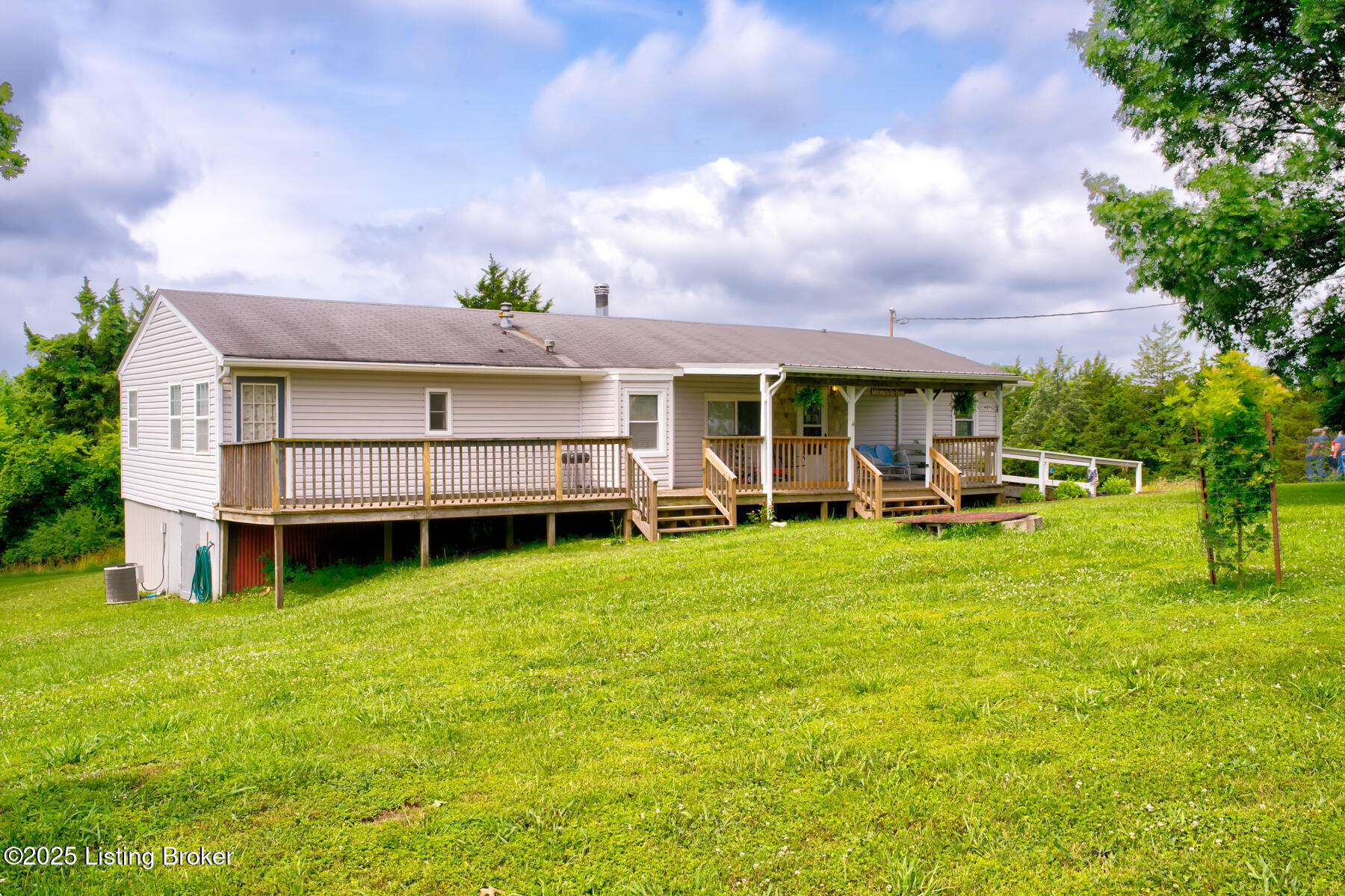 2335 Ridge Rd Property Photo 3
