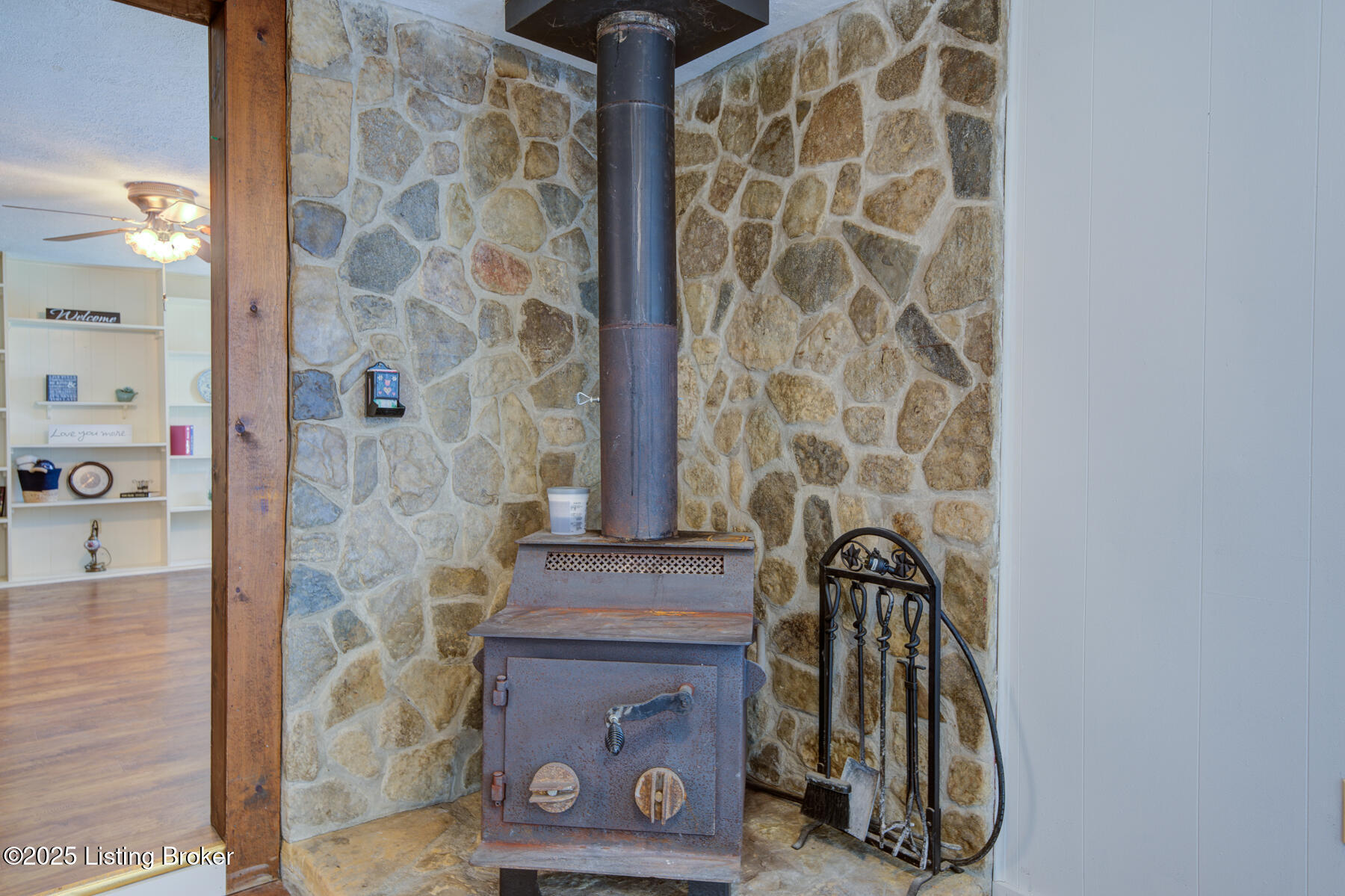 2335 Ridge Rd Property Photo 9