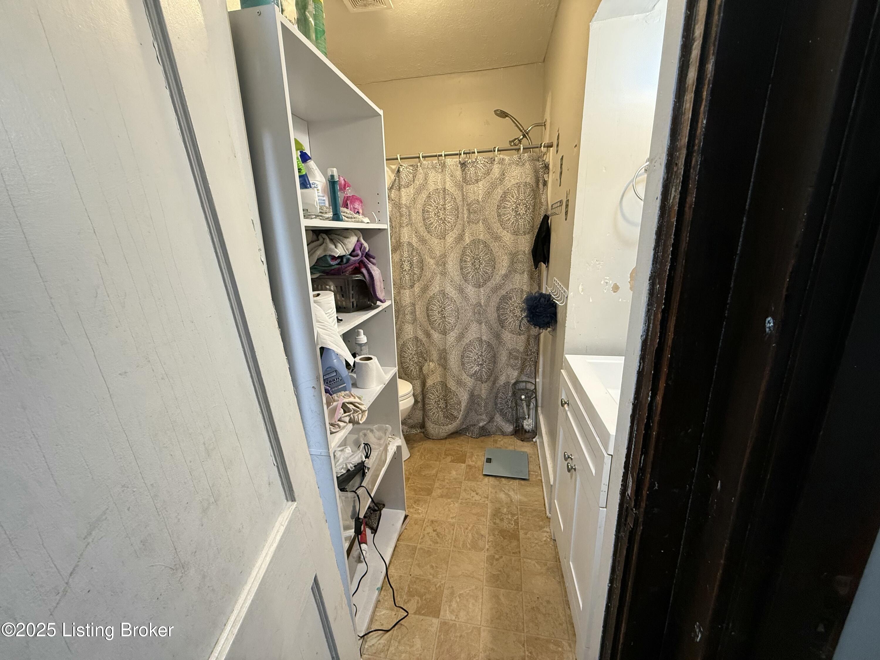304 S 41st St Property Photo 2