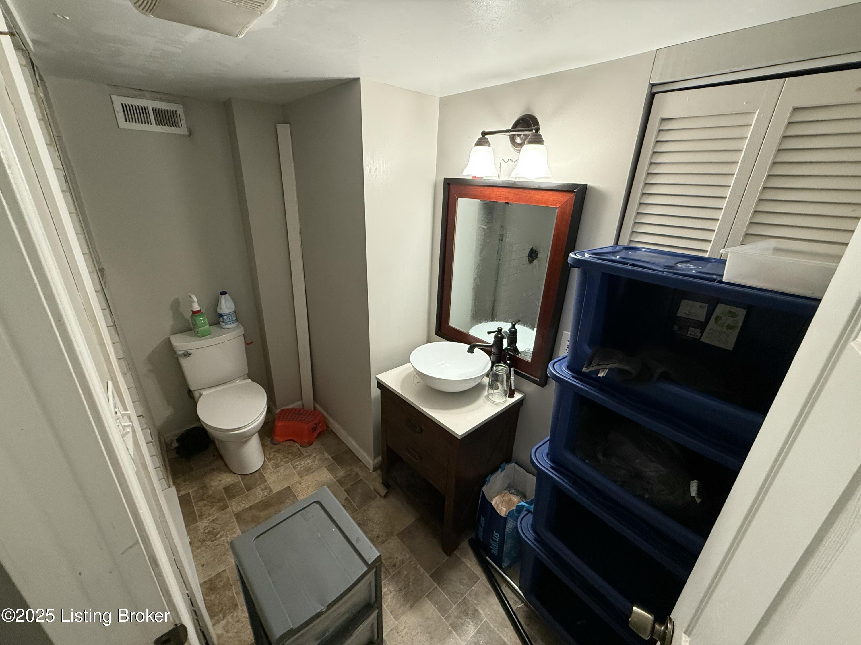 304 S 41st St Property Photo 4