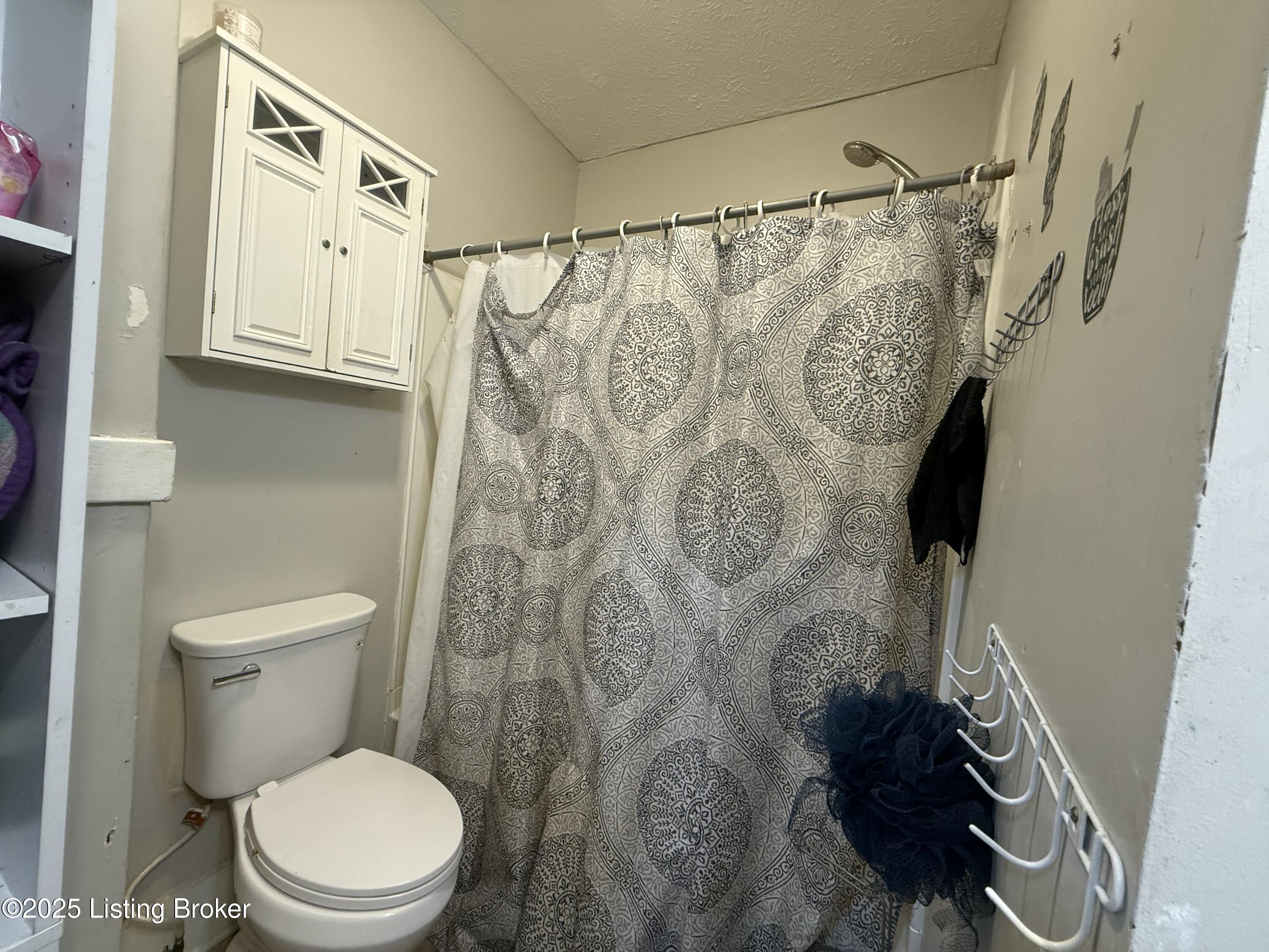 304 S 41st St Property Photo 5