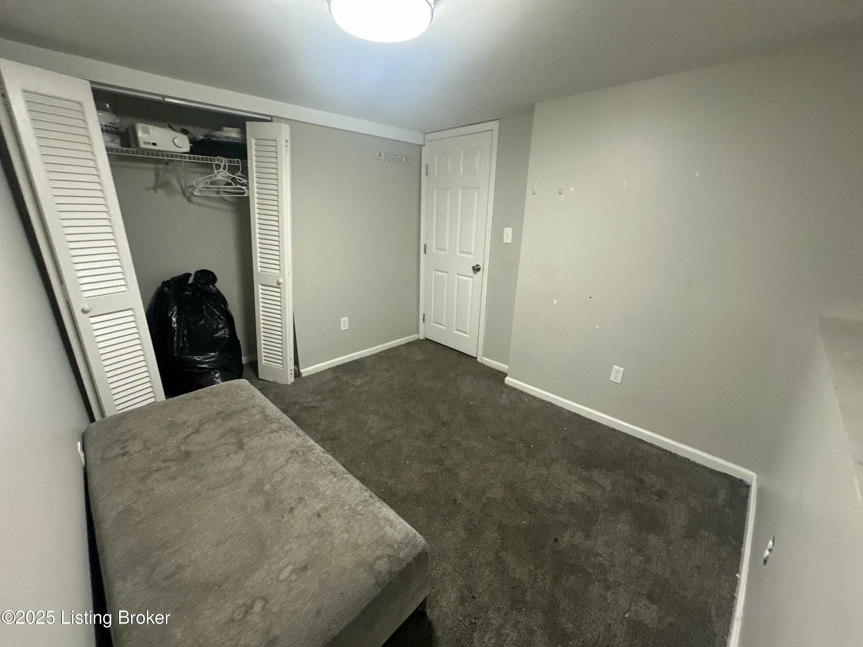 304 S 41st St Property Photo 6
