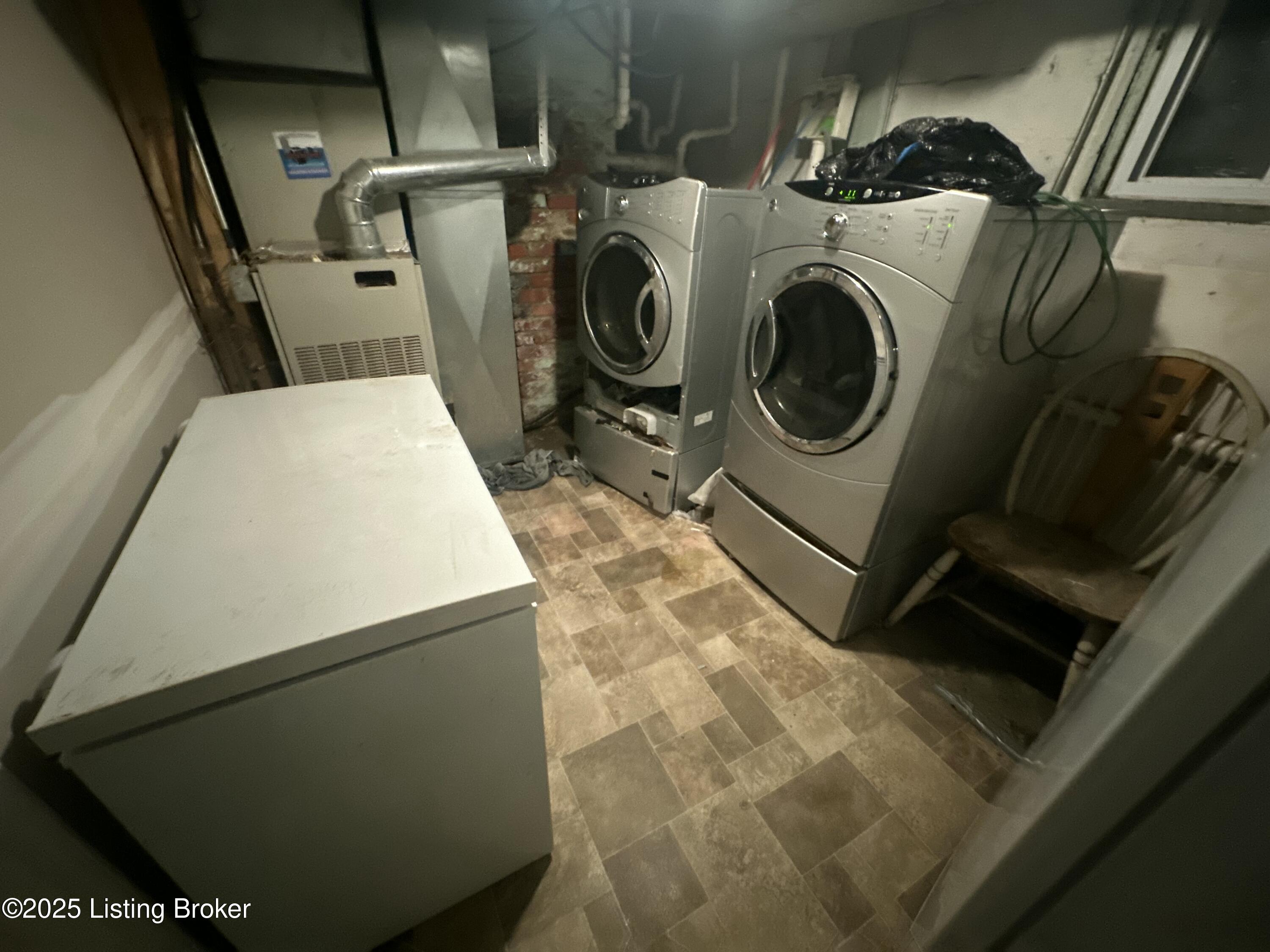 304 S 41st St Property Photo 10