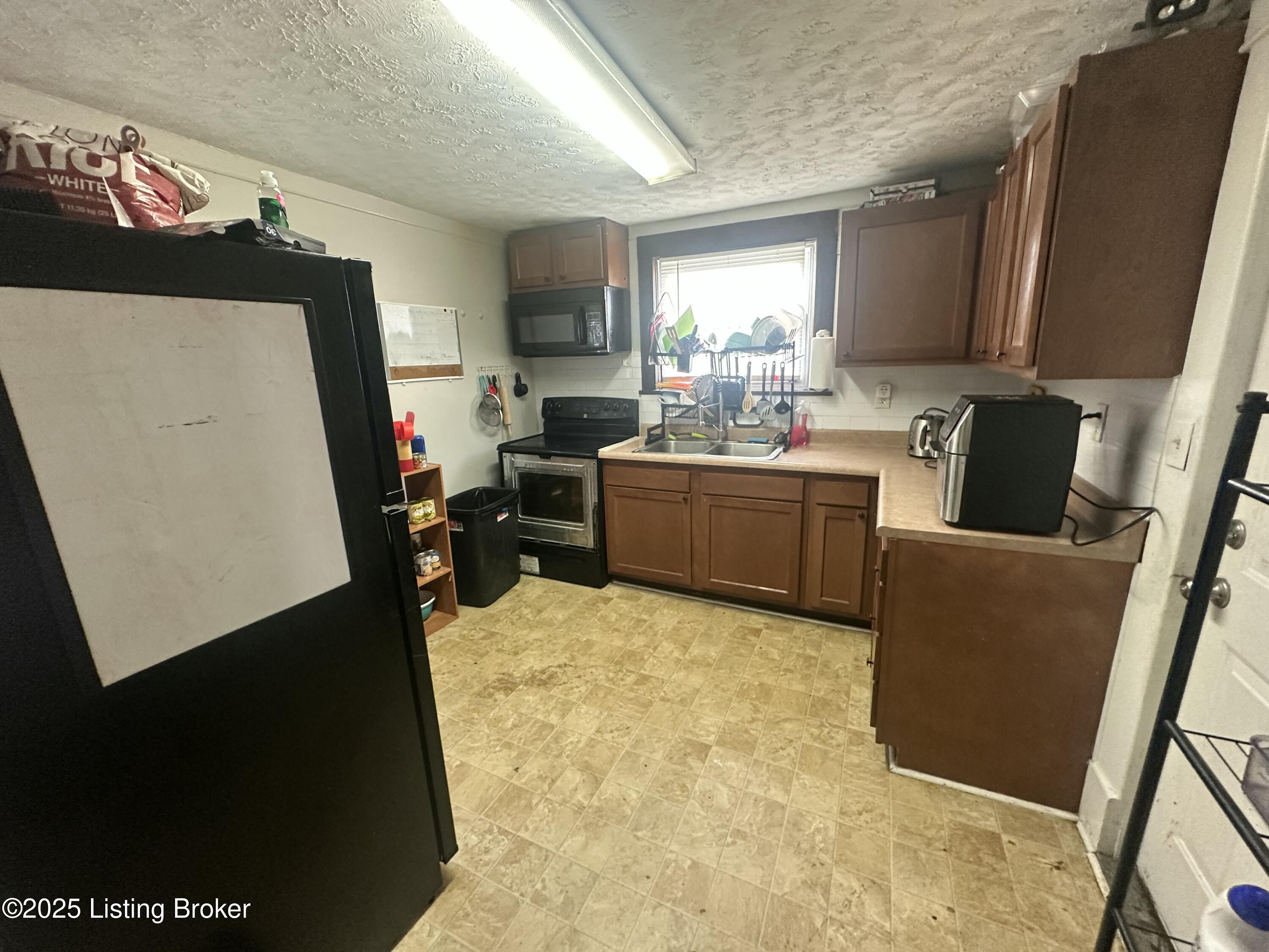 304 S 41st St Property Photo 12