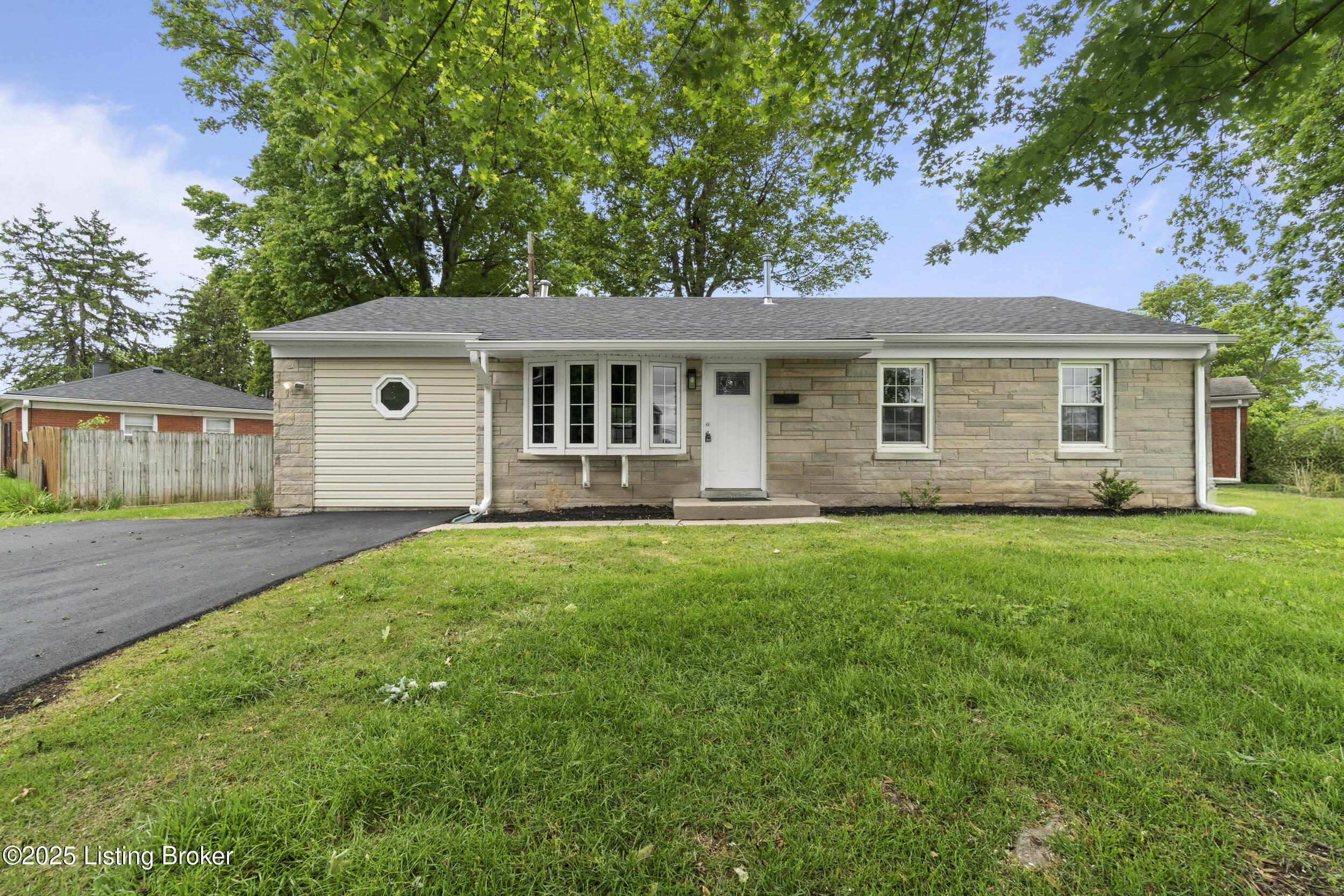 1308 Whirlaway Dr Property Photo 1