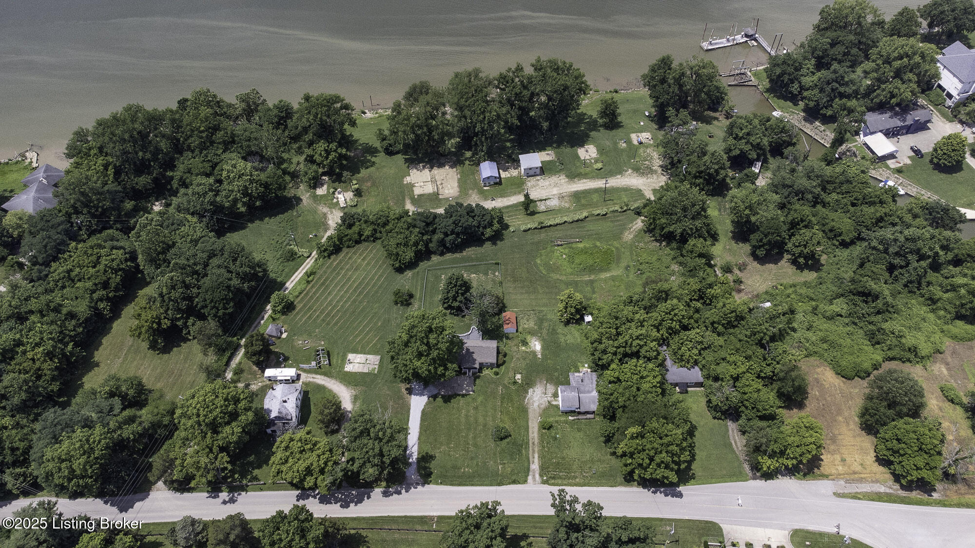 5209 River Rd Property Photo 1