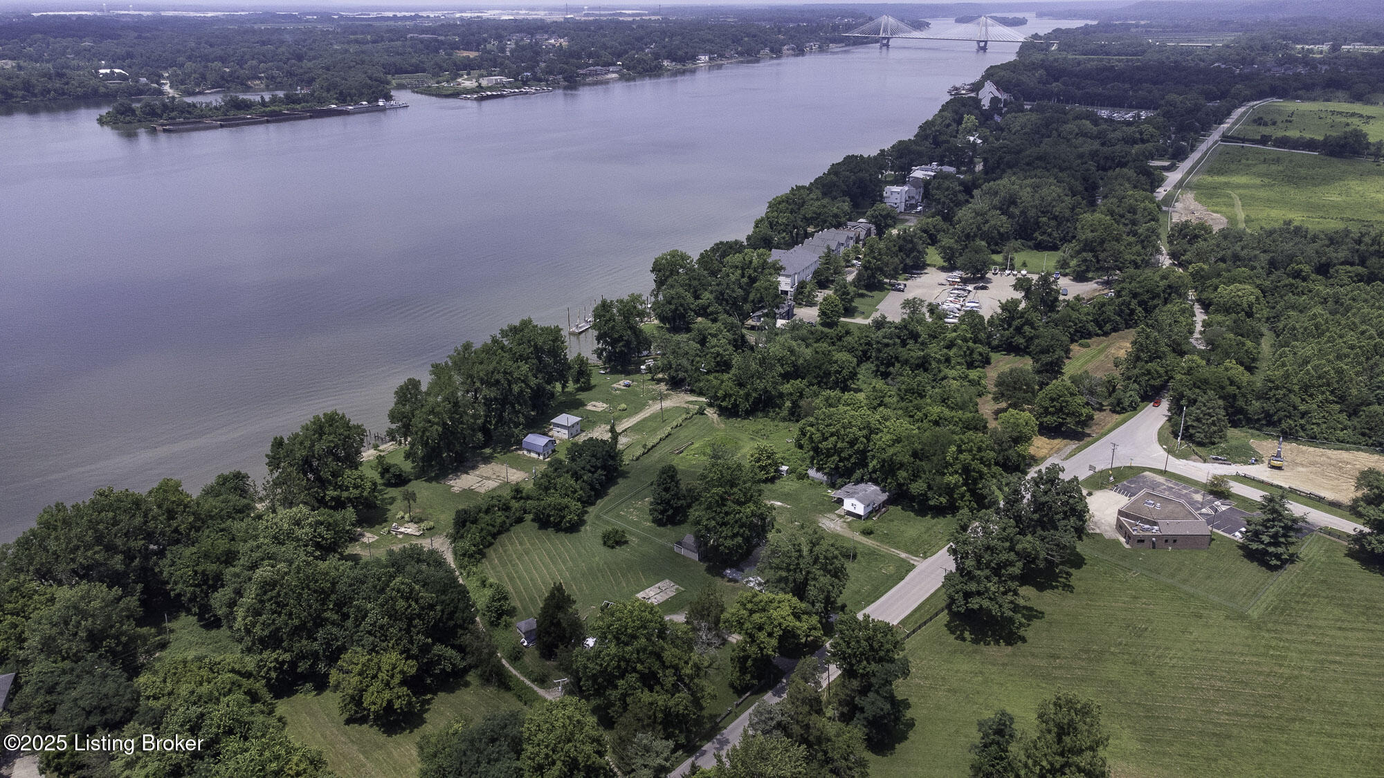 5209 River Rd Property Photo 5
