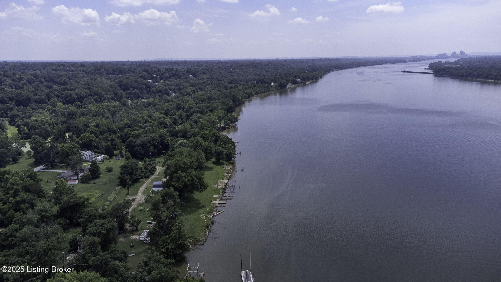 5209 River Rd Property Photo 9