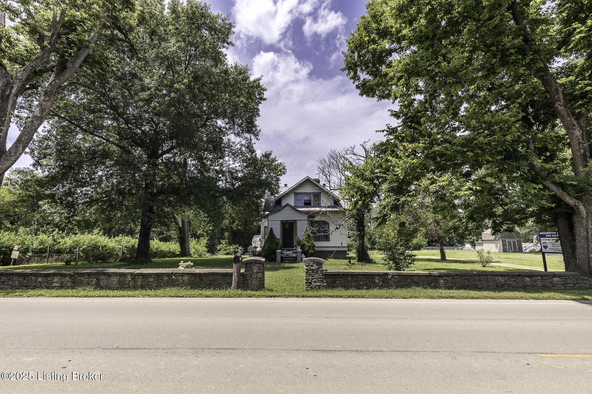 5209 River Rd Property Photo 13
