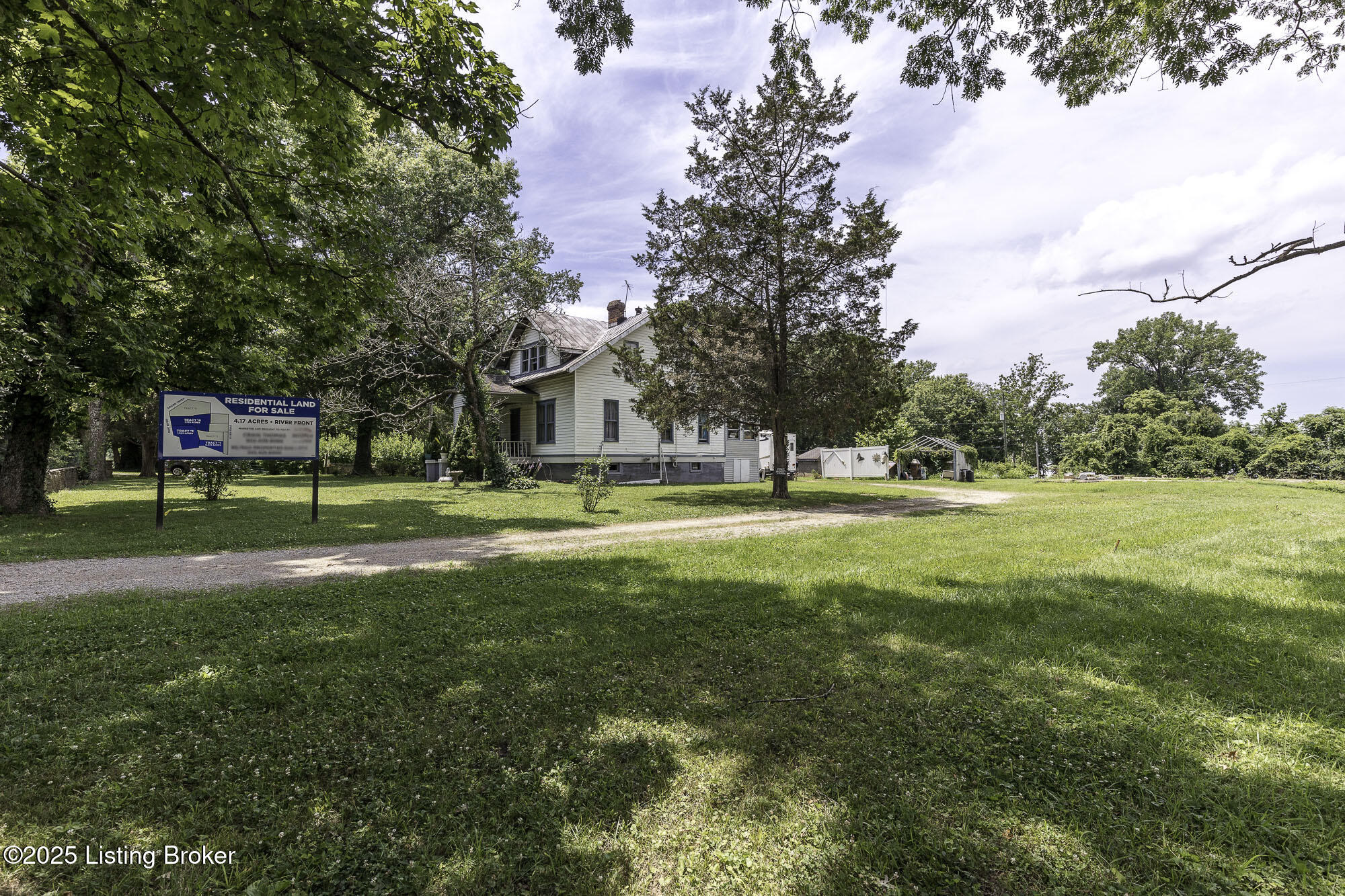 5209 River Rd Property Photo 15