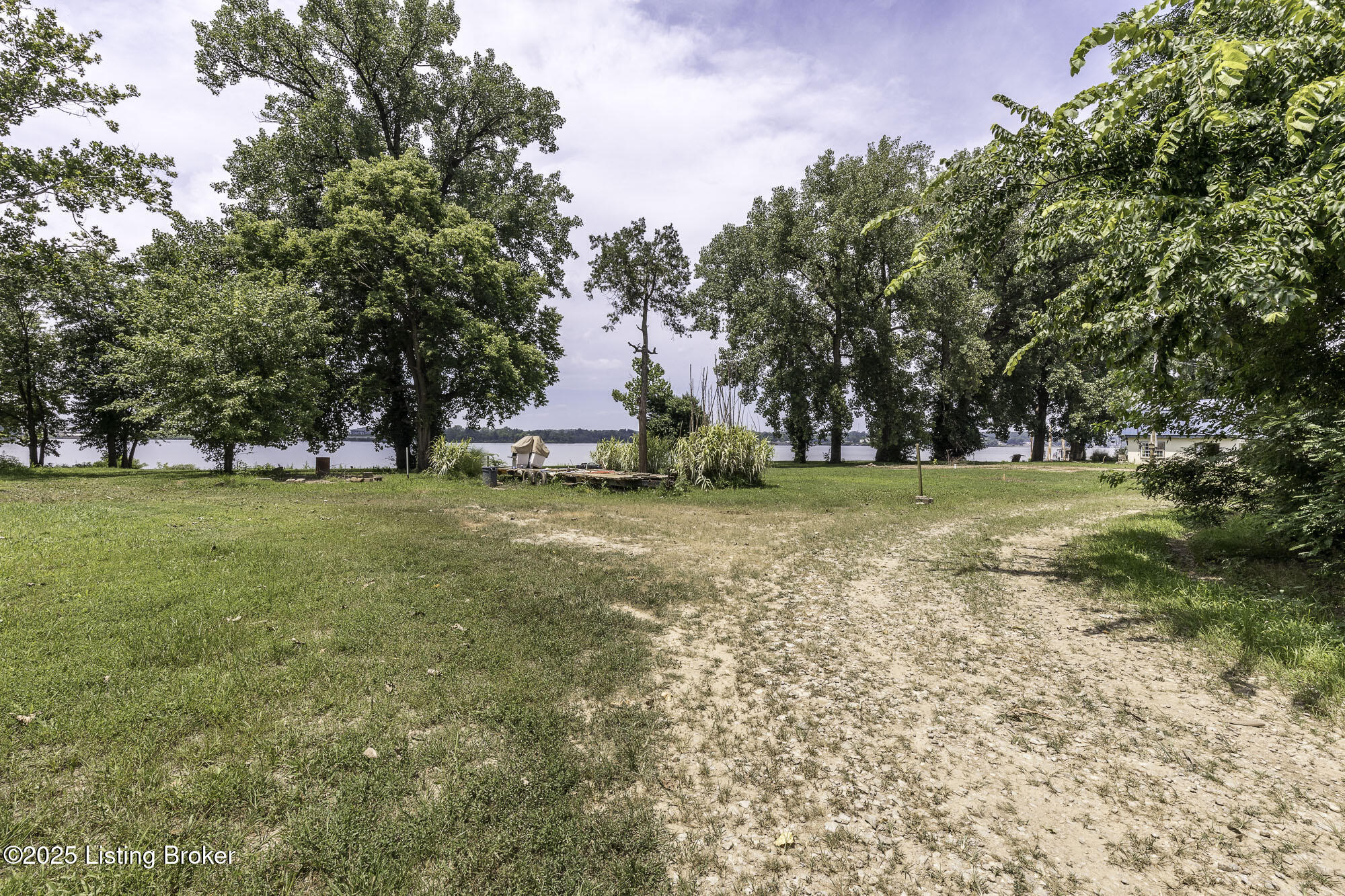 5209 River Rd Property Photo 20
