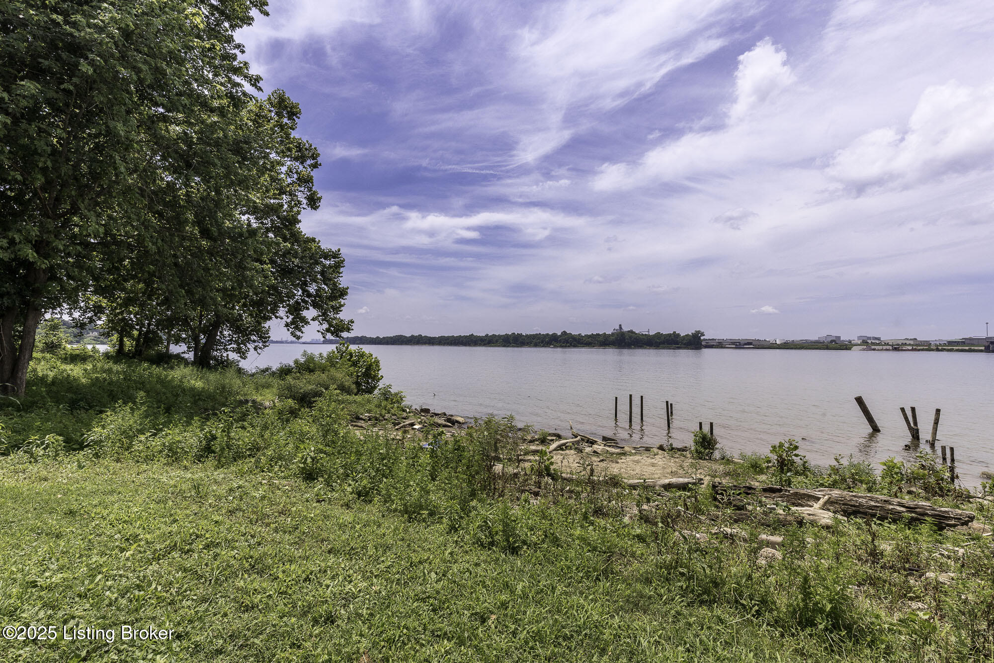 5209 River Rd Property Photo 24