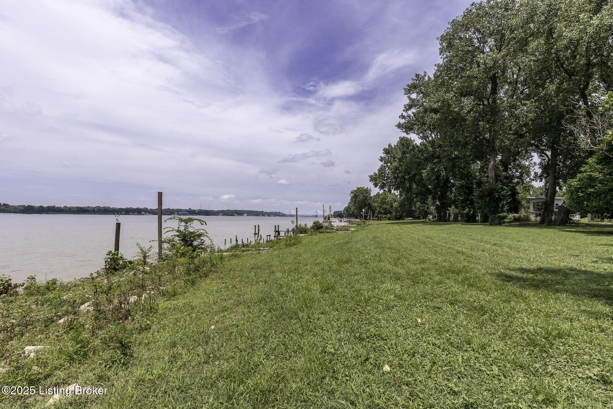 5209 River Rd Property Photo 27