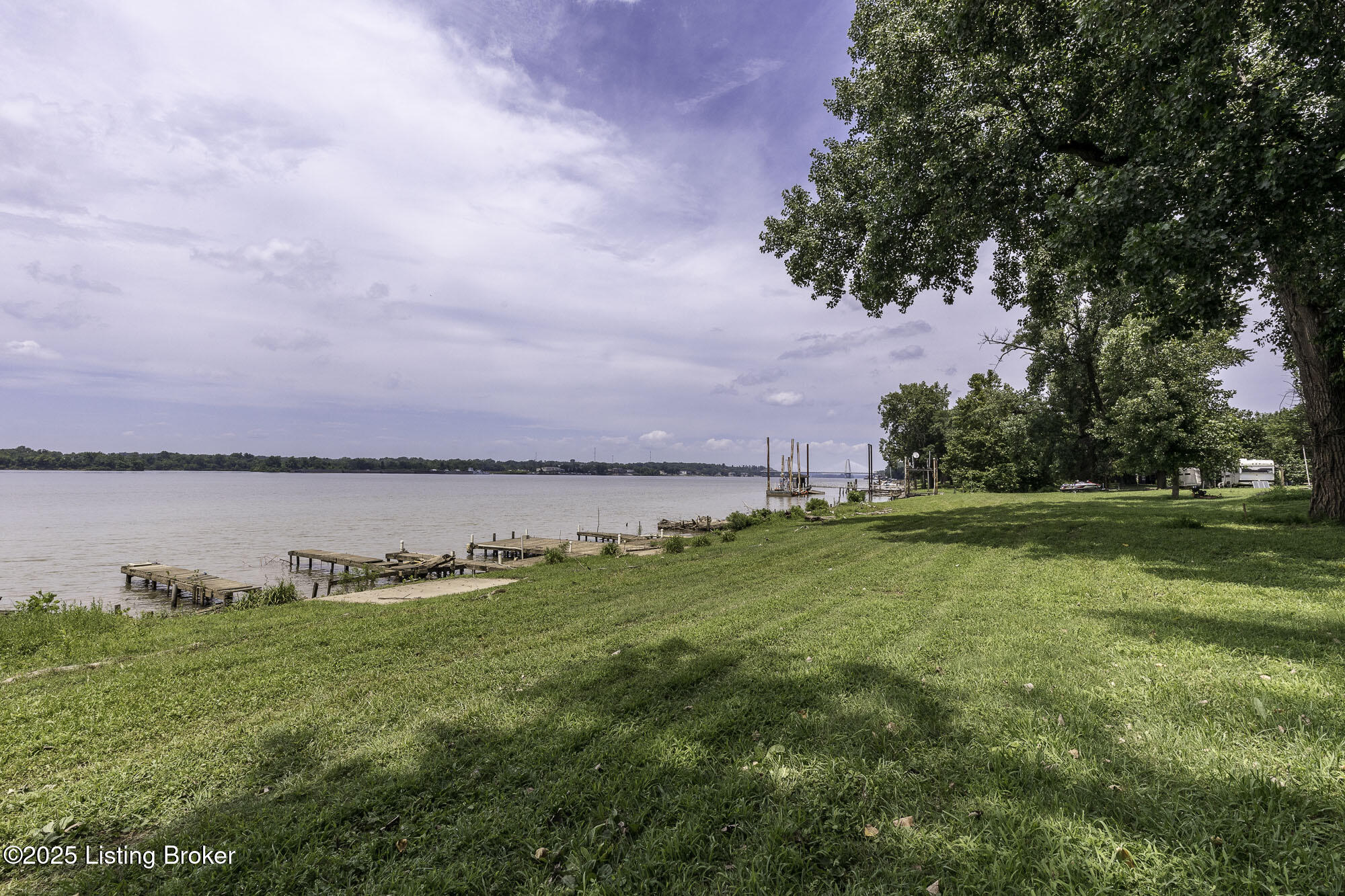 5209 River Rd Property Photo 31