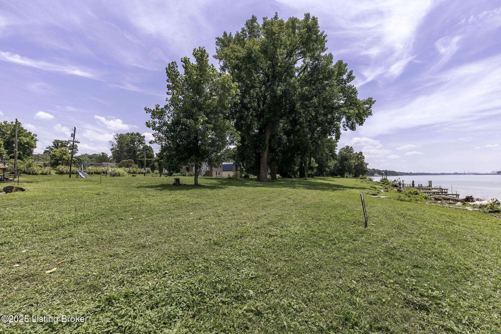 5209 River Rd Property Photo 33