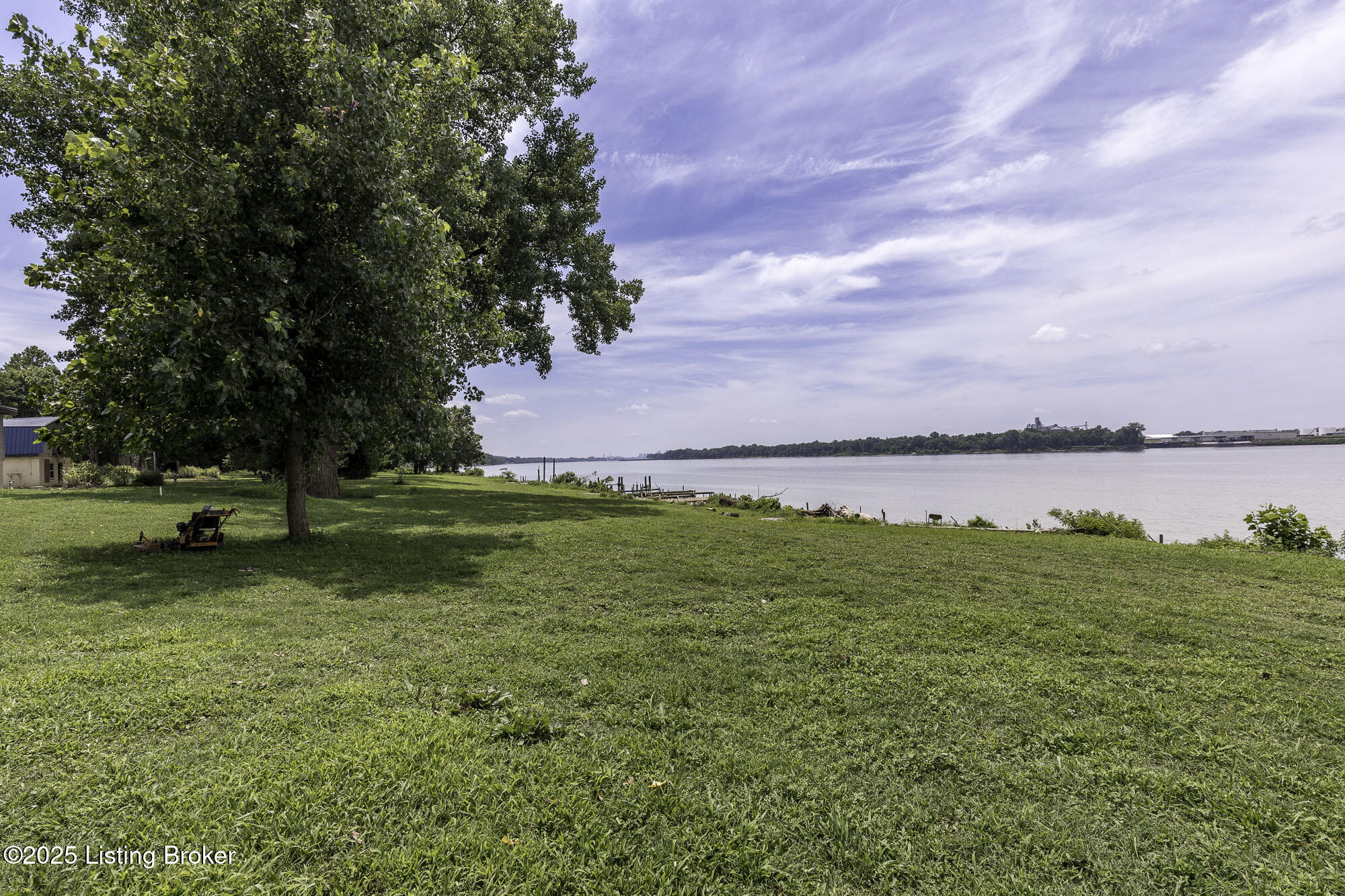 5209 River Rd Property Photo 34