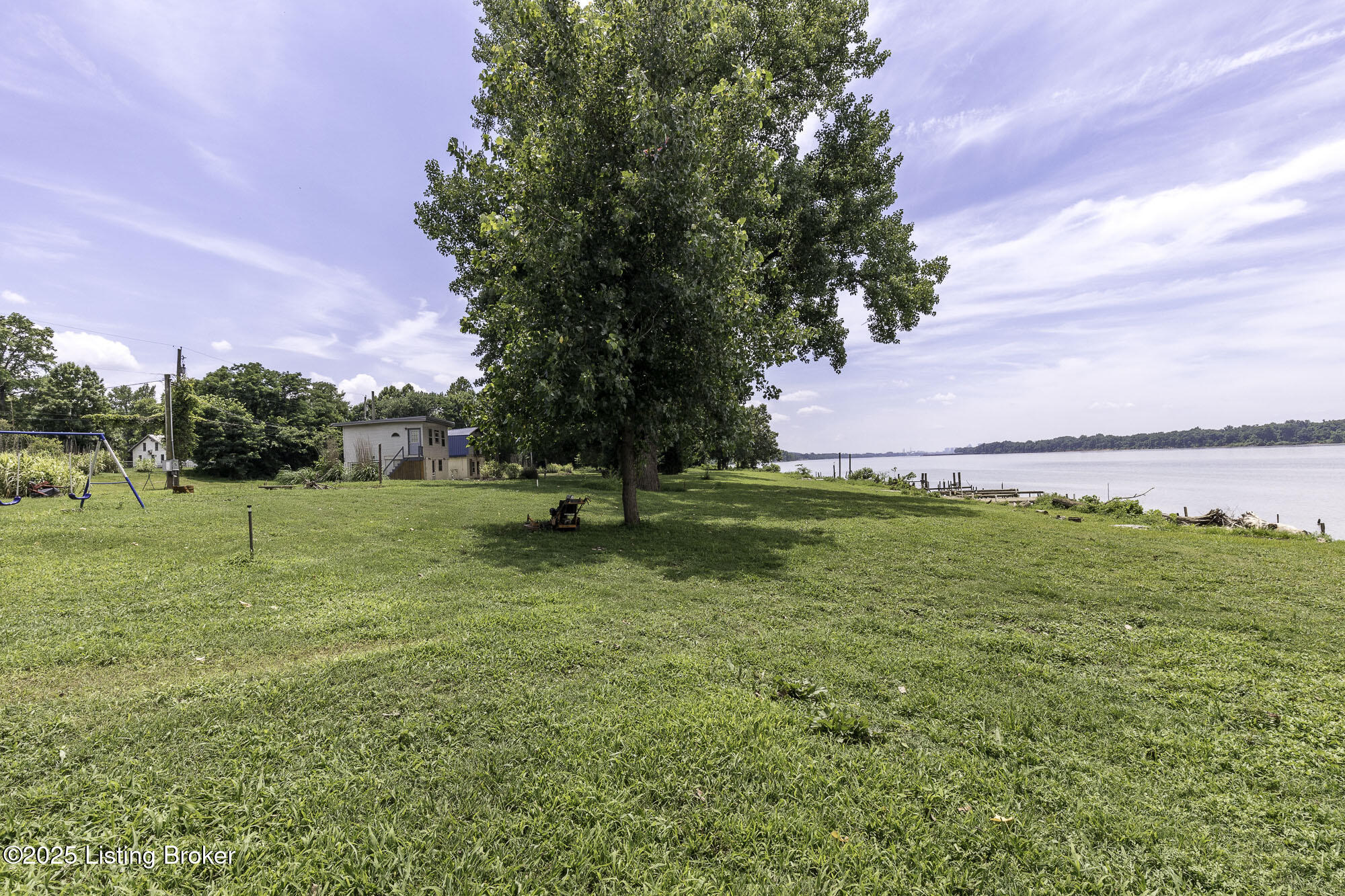 5209 River Rd Property Photo 35