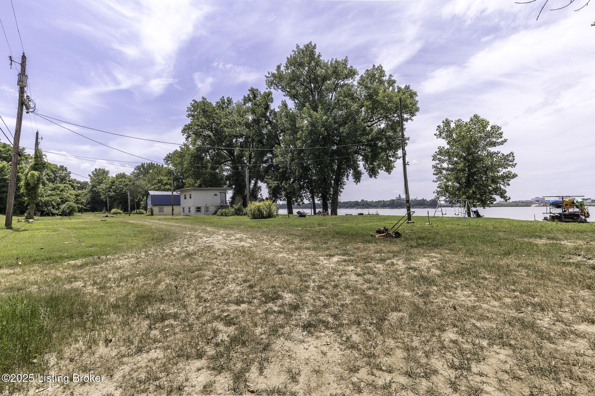 5209 River Rd Property Photo 38