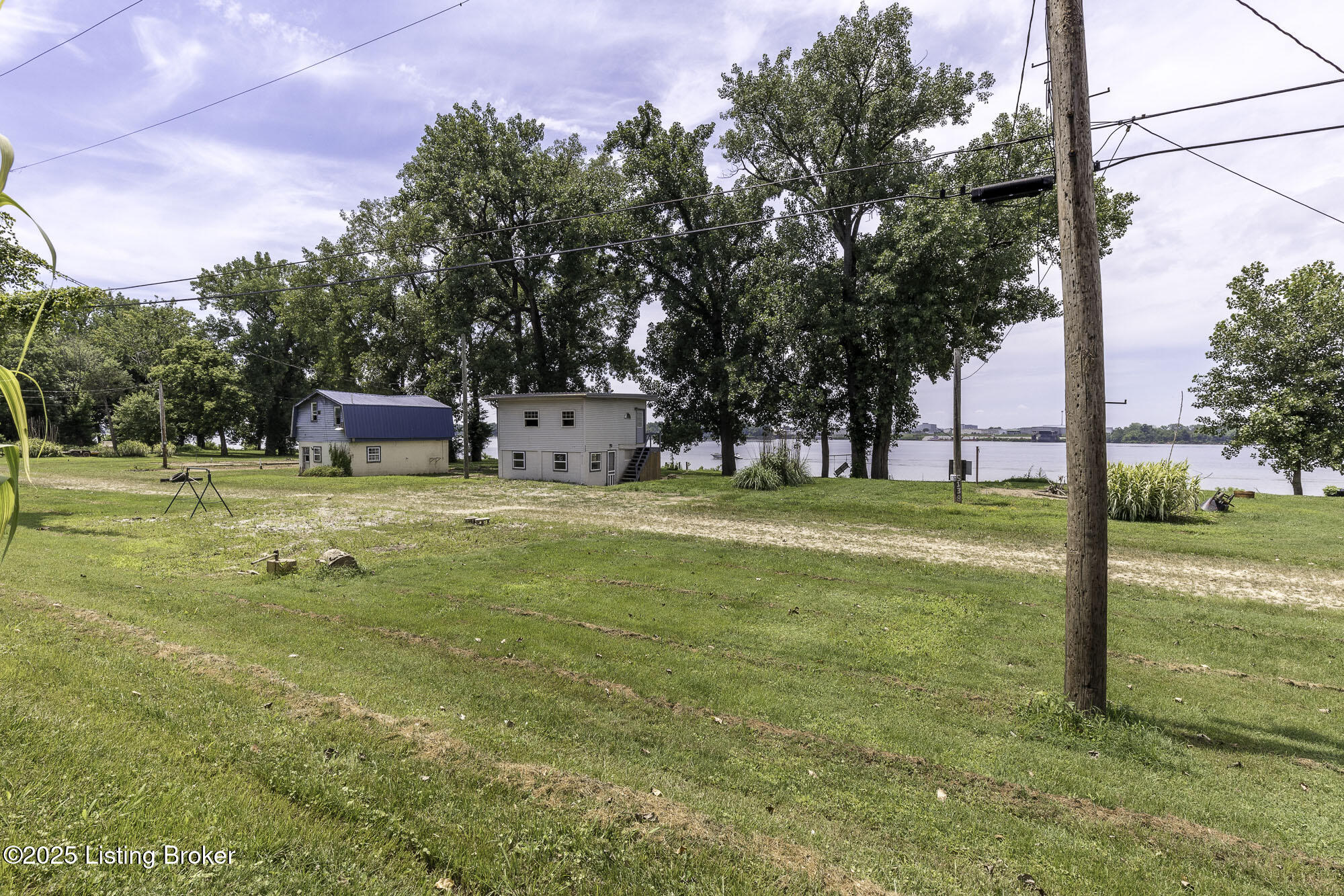 5209 River Rd Property Photo 41