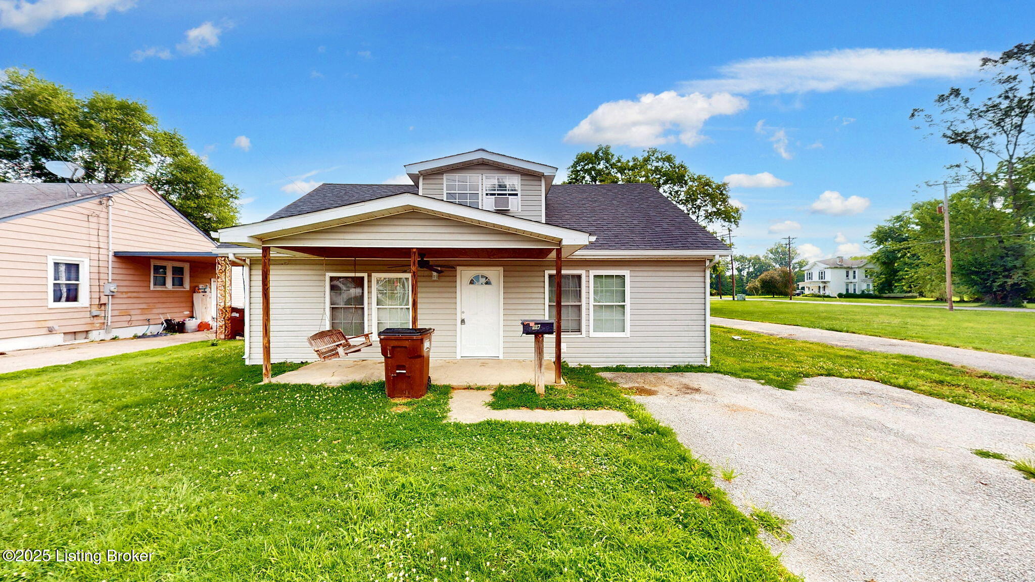 1117 6th St Property Photo 5