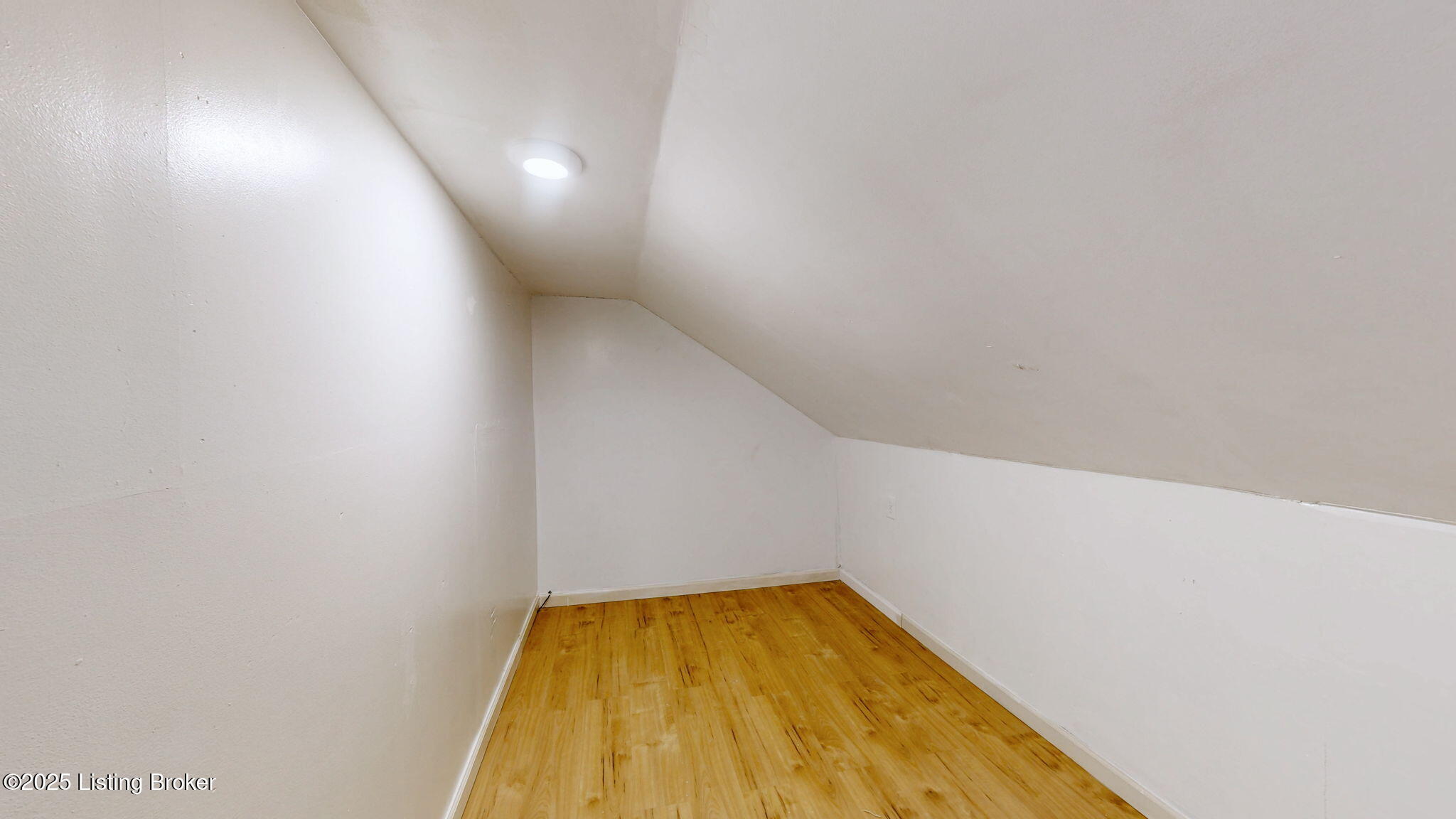 1117 6th St Property Photo 10