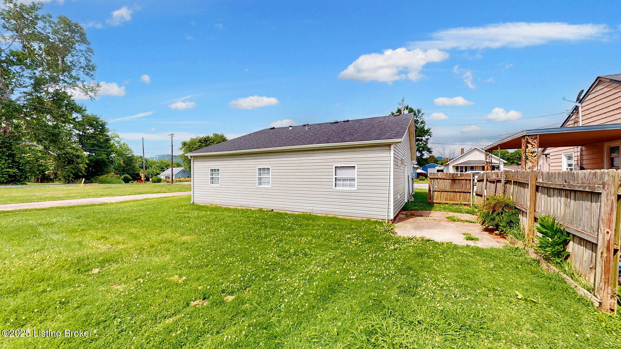 1117 6th St Property Photo 16
