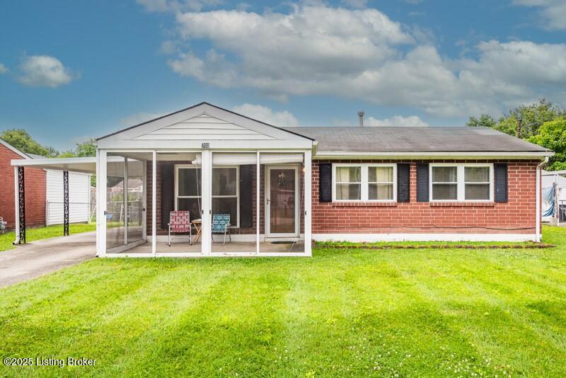 700 Glengarry Dr Property Photo 1