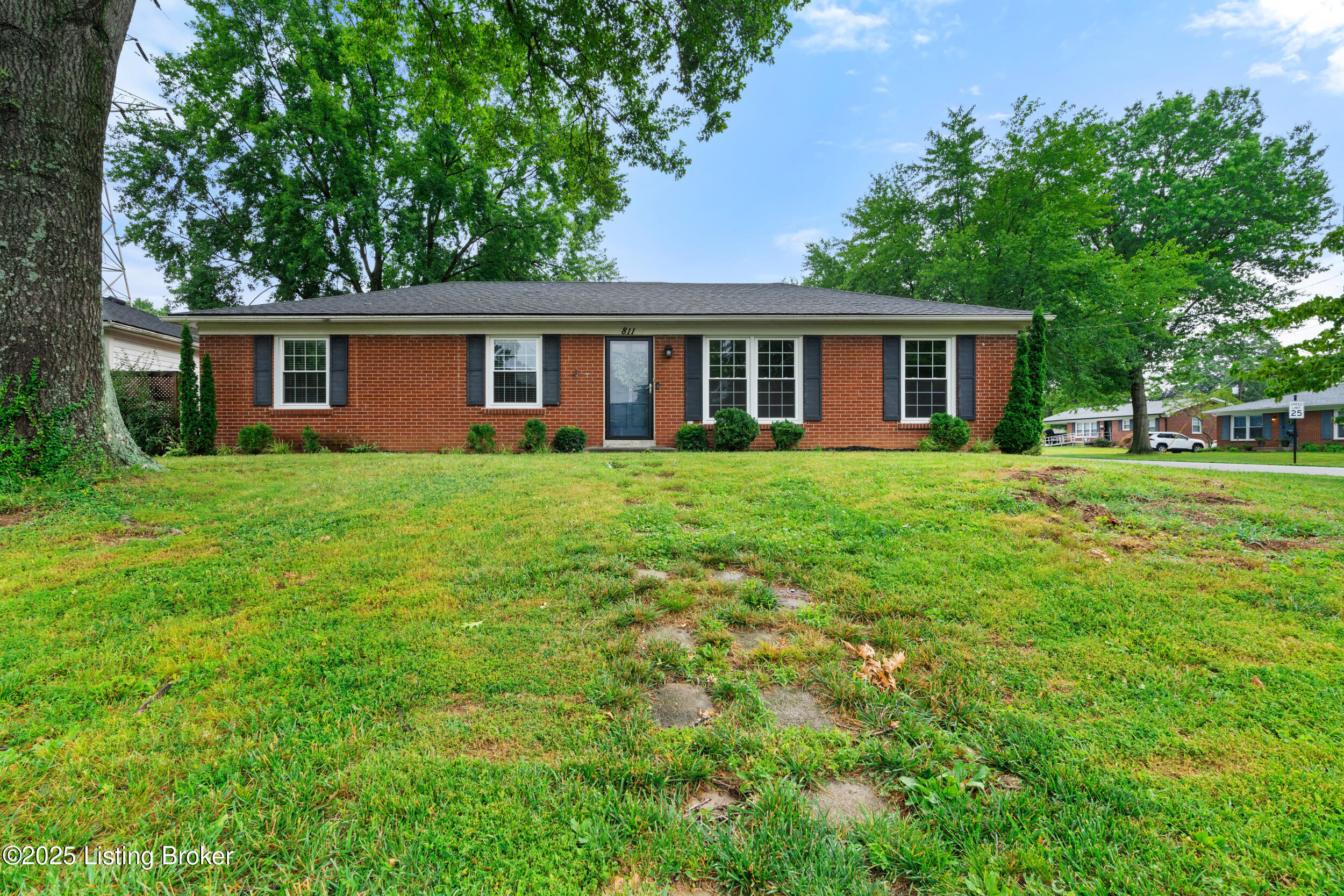 811 Girard Dr Property Photo 1