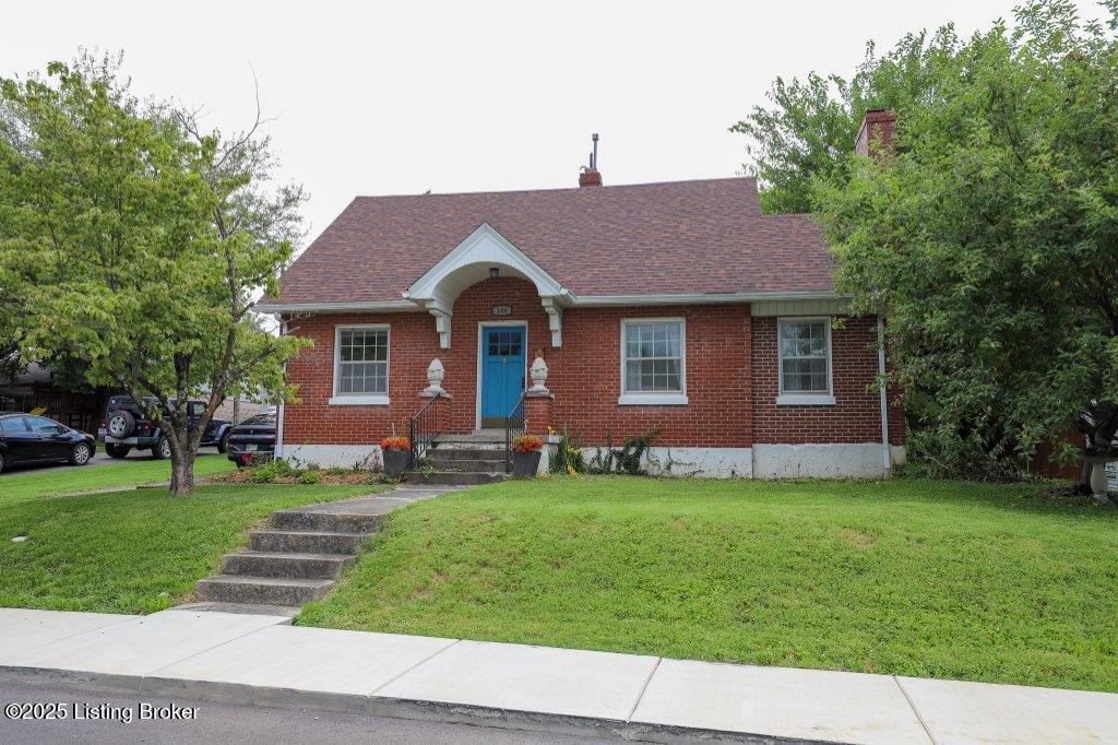106 N Maple St Property Photo 1