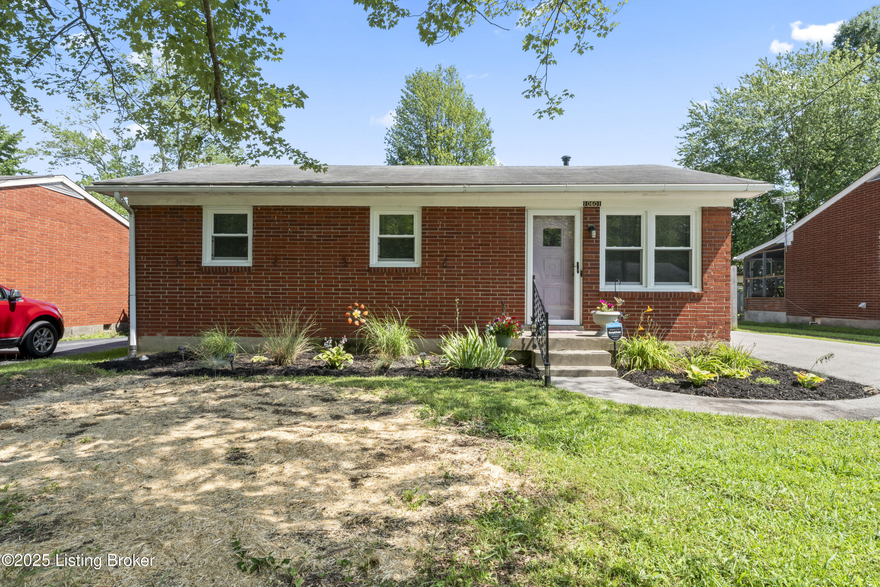 10601 Charlene Dr Property Photo 1