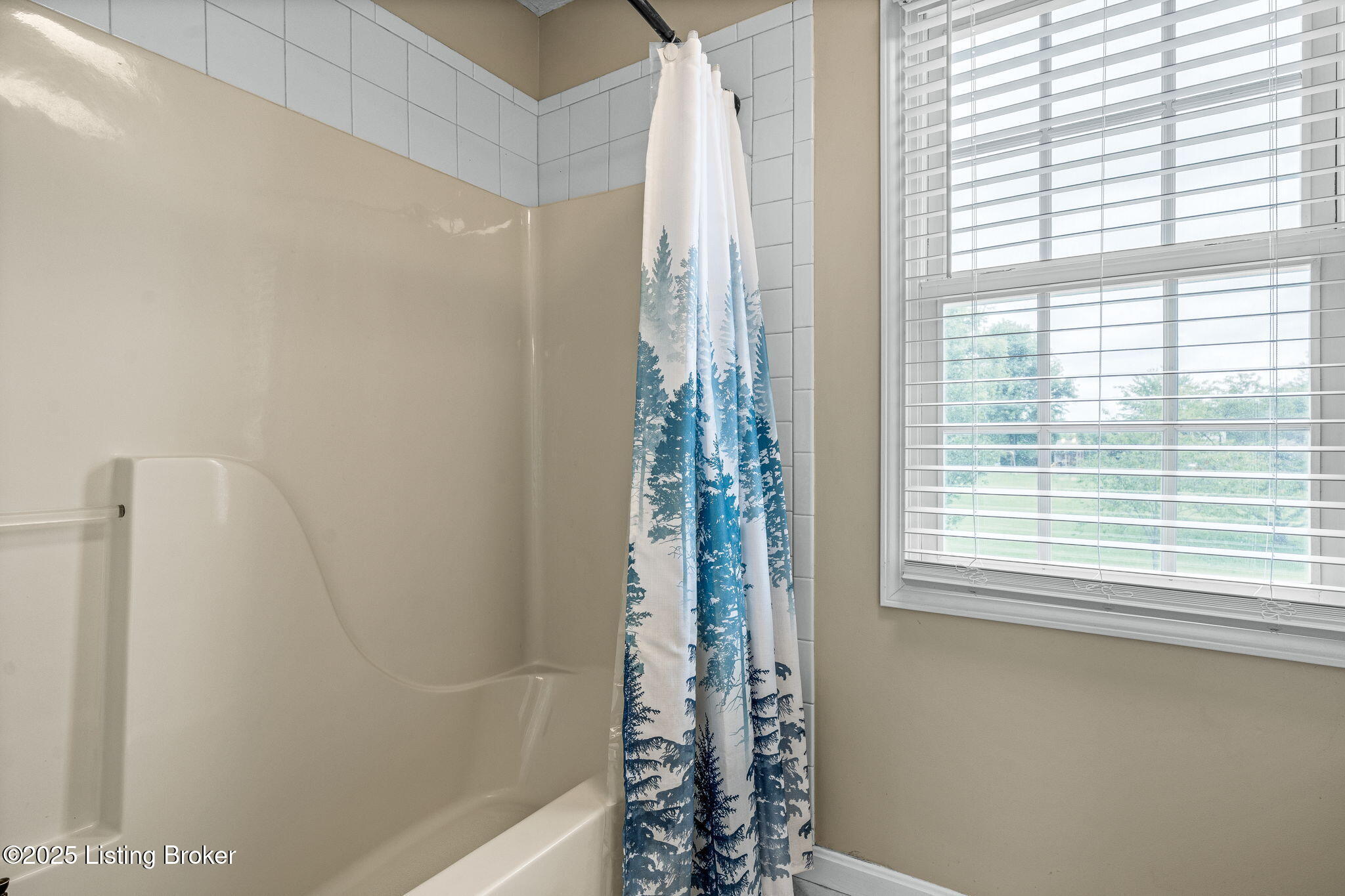 1622 Kamer Dr Property Photo 39