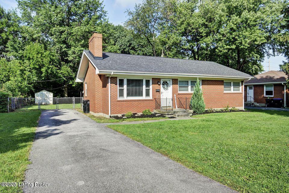 2822 Esther Blvd Property Photo 1